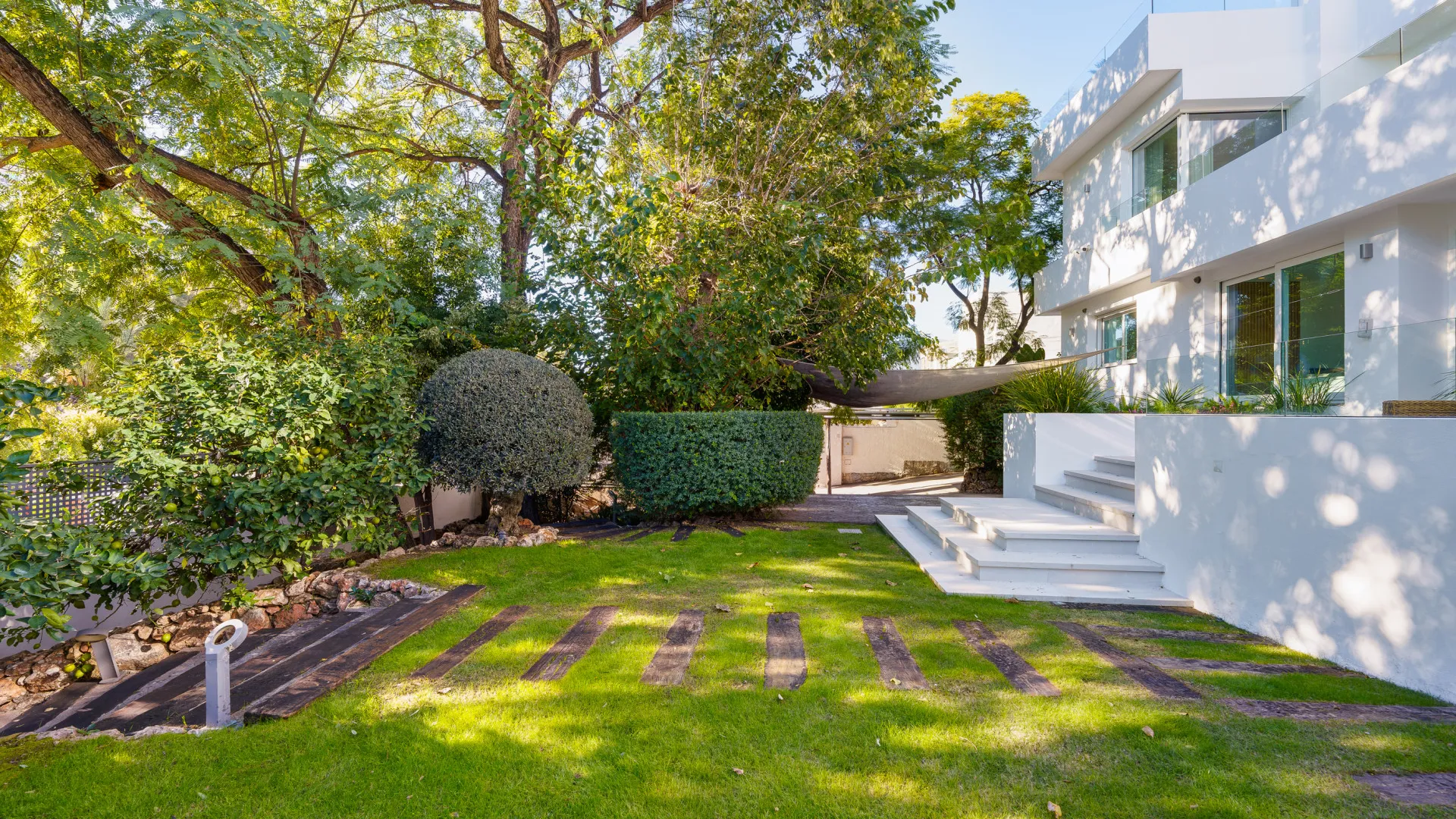 Villa en venta de 6 dormitorios en La Campana
