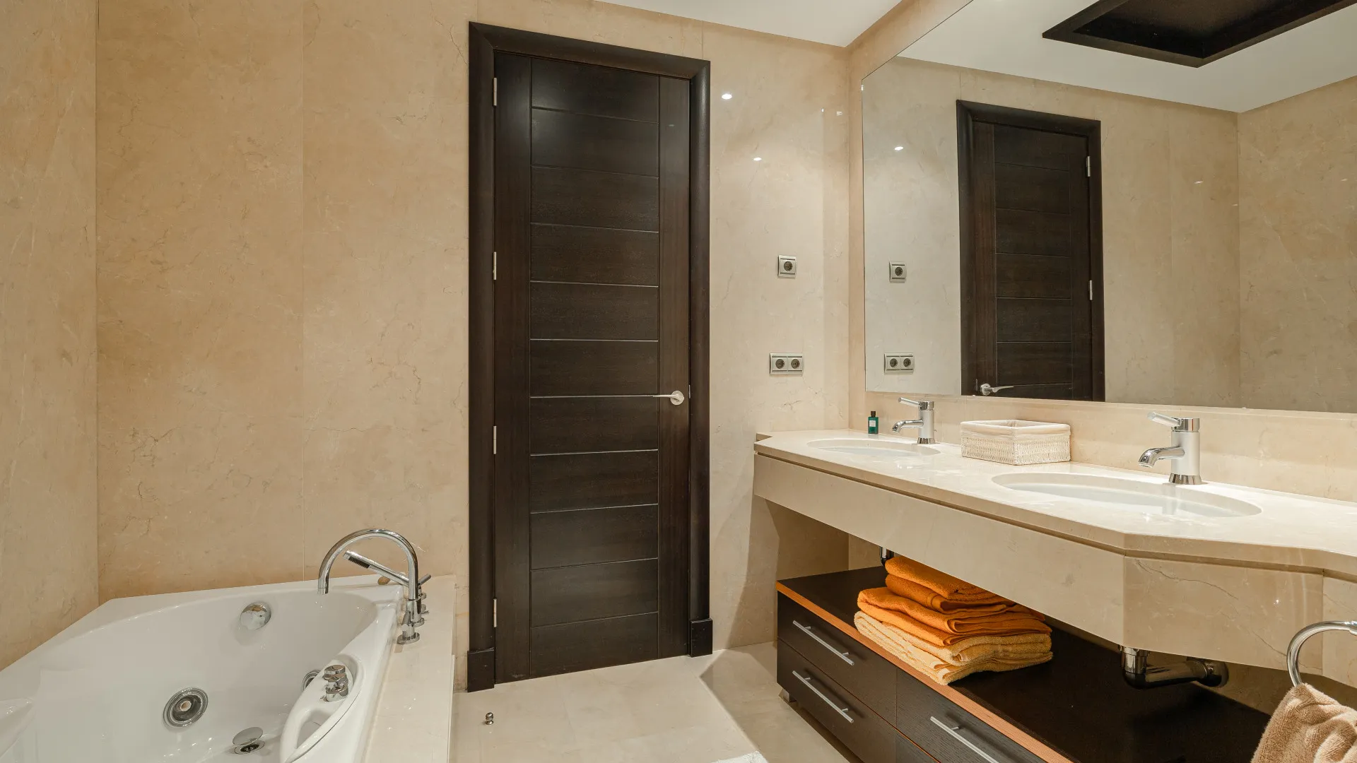 2 bedrooms ground floor apartment for sale in Malibu