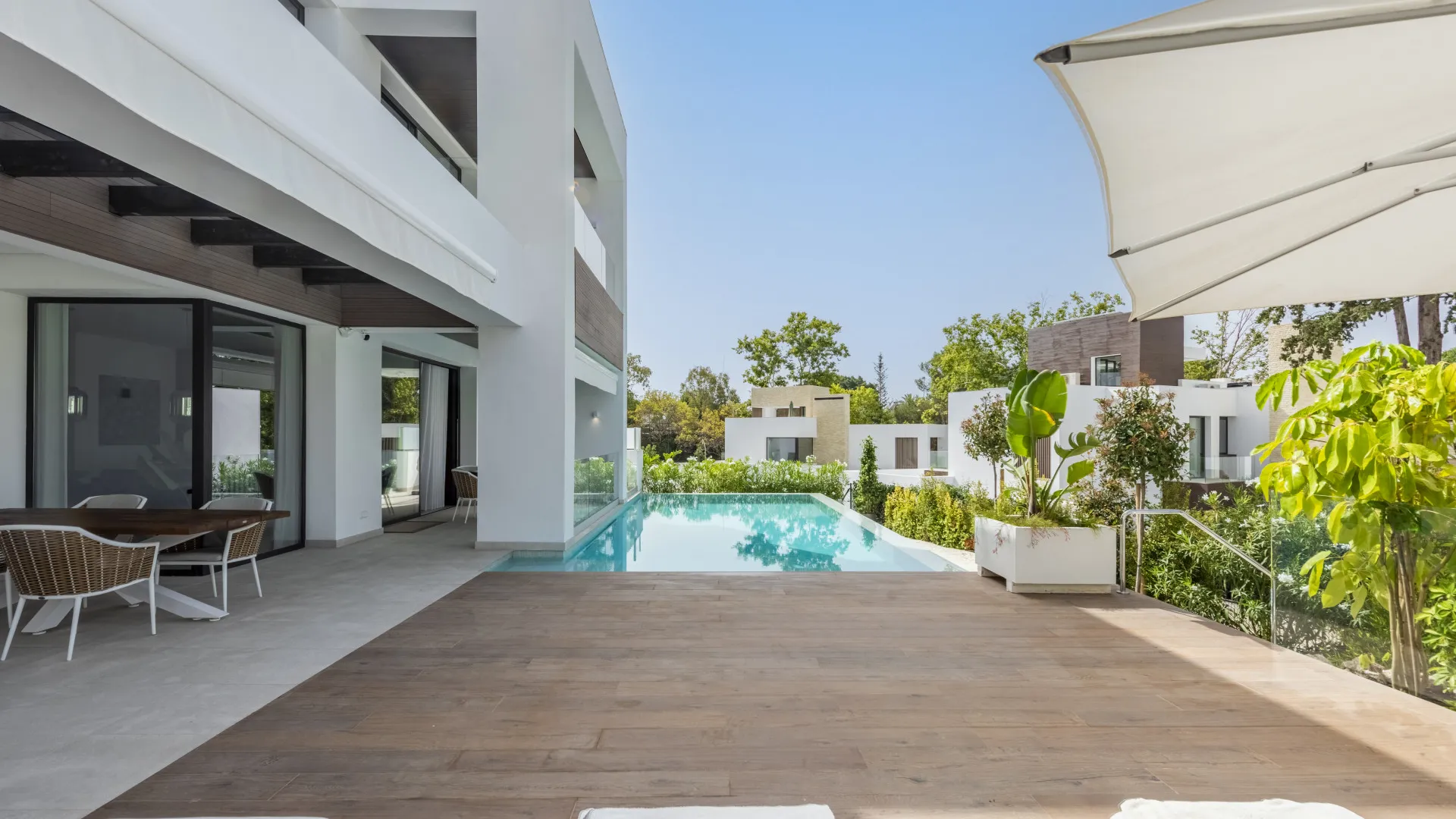 For sale Marbella Golden Mile 4 bedrooms villa