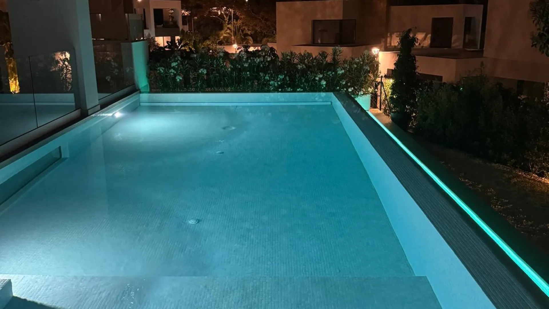 For sale Marbella Golden Mile 4 bedrooms villa