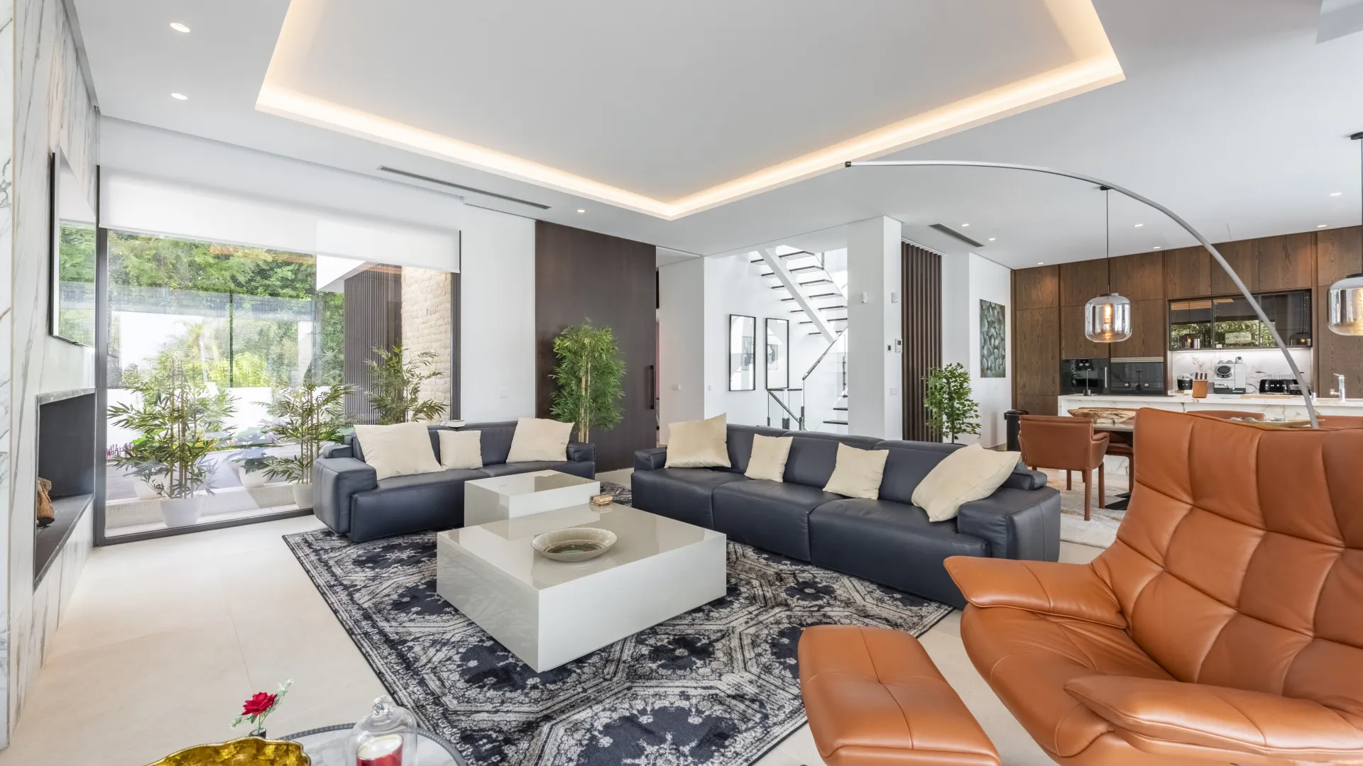 For sale Marbella Golden Mile 4 bedrooms villa