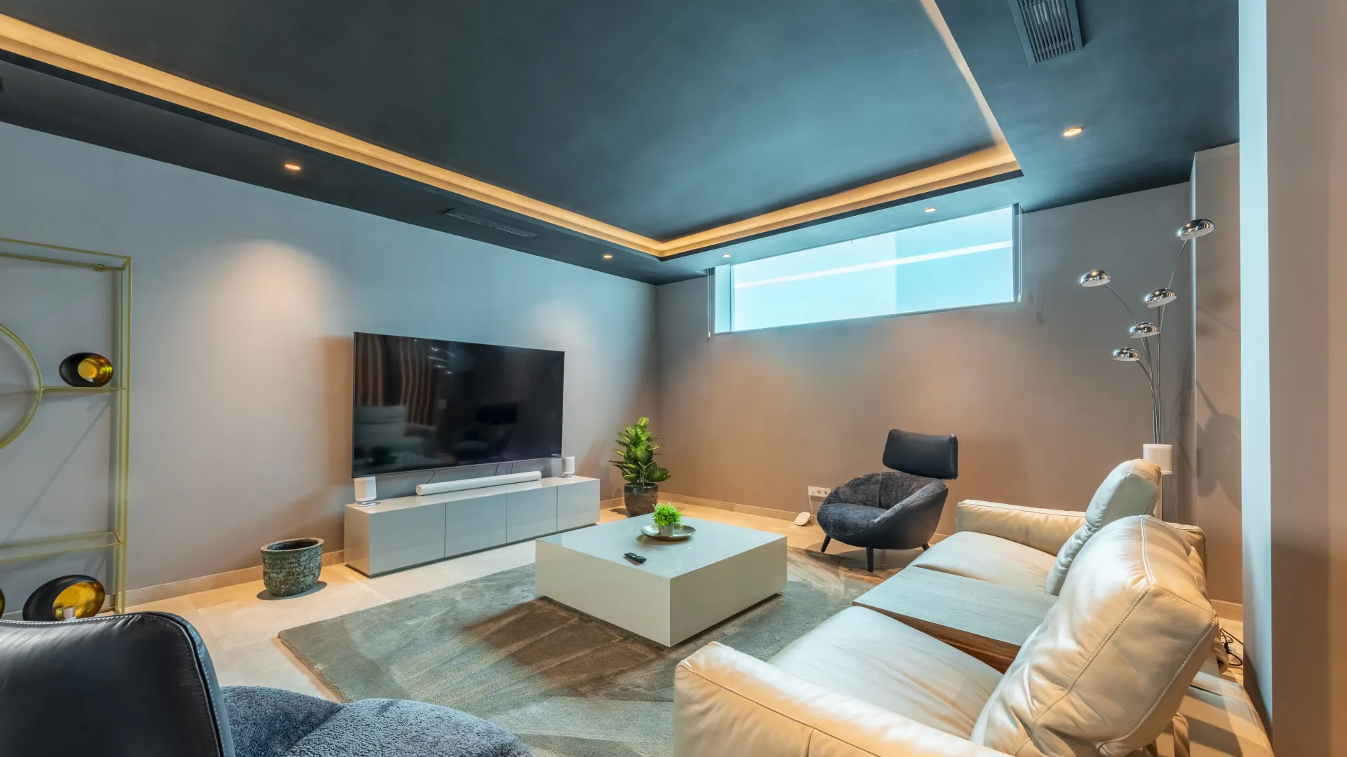 For sale Marbella Golden Mile 4 bedrooms villa