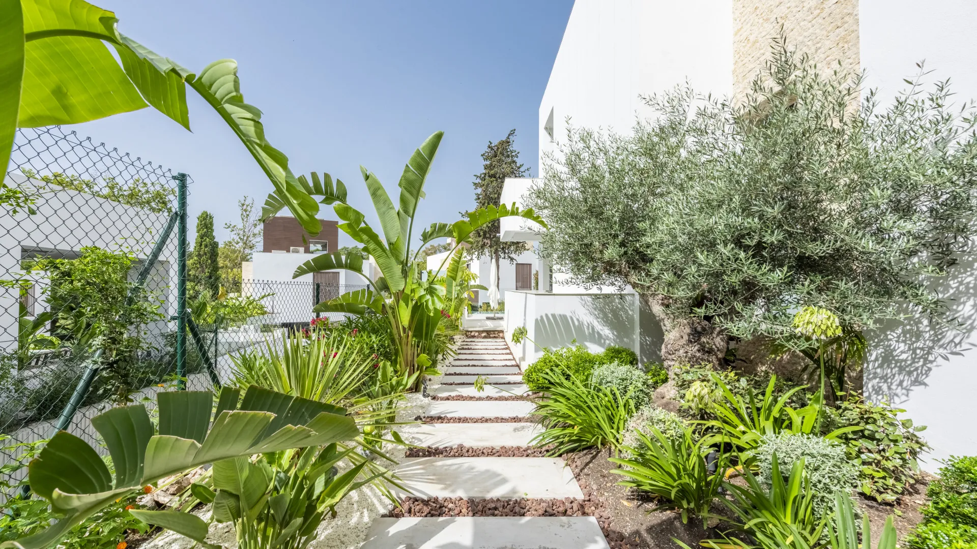 For sale Marbella Golden Mile 4 bedrooms villa