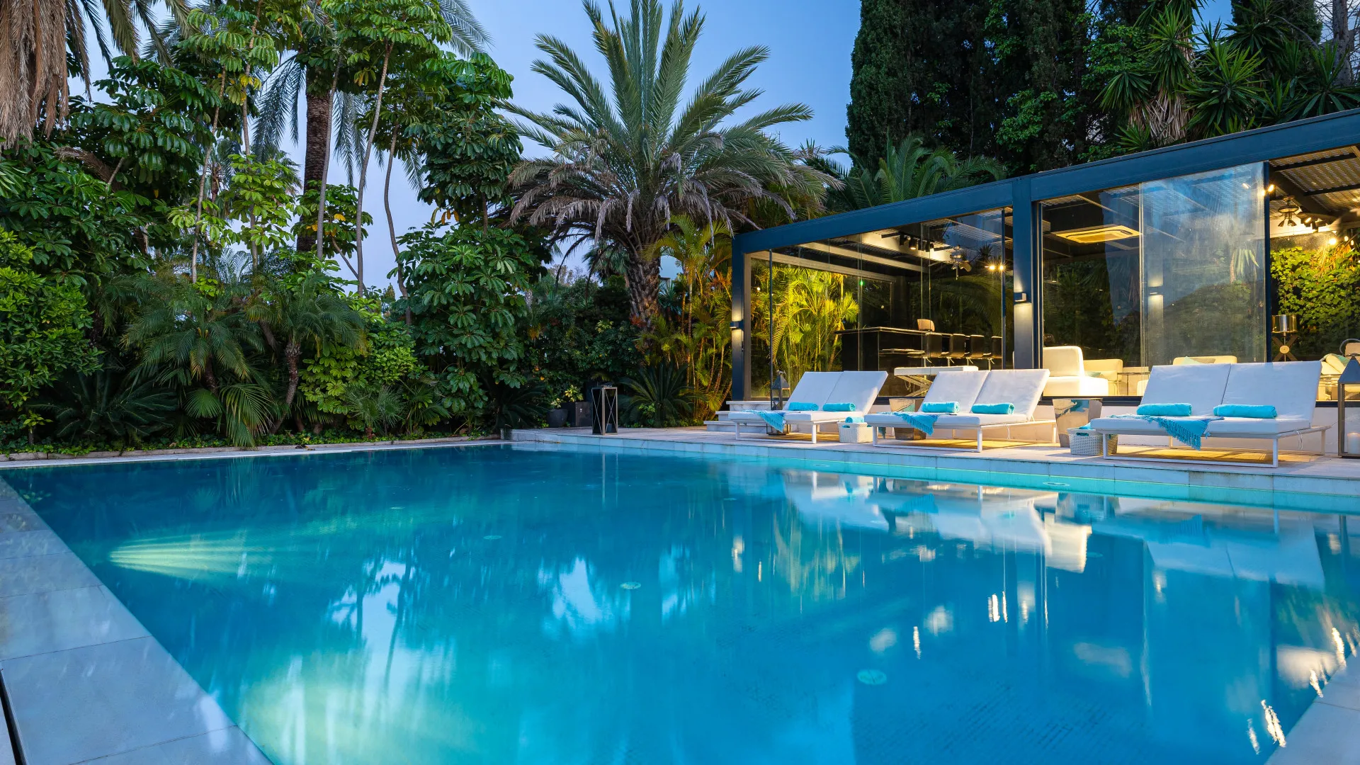 Villa con 7 dormitorios a la venta en Las Brisas