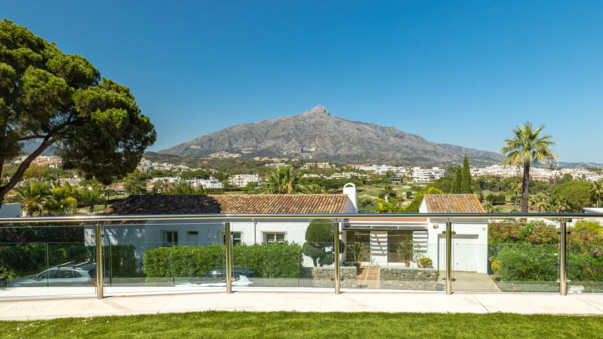Villa con 7 dormitorios a la venta en Las Brisas