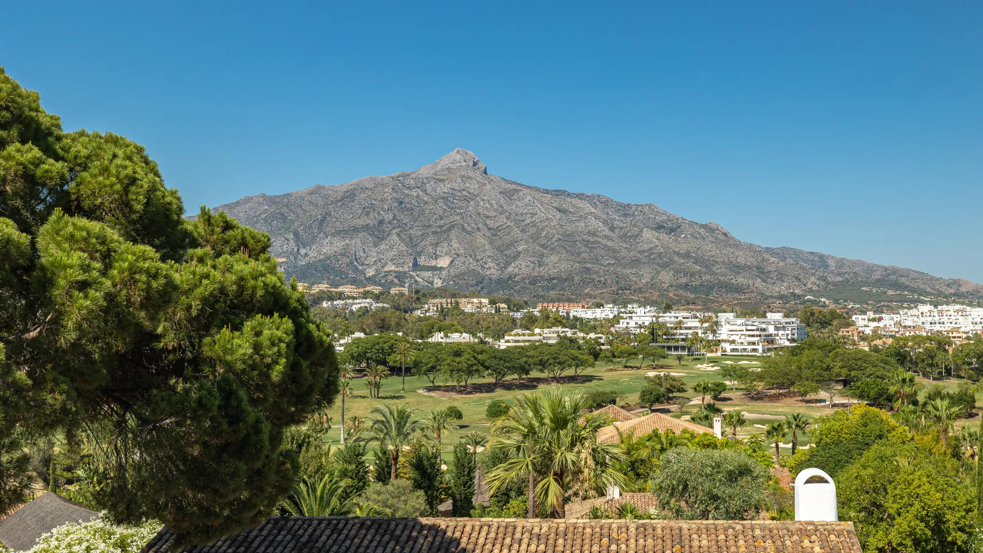 Villa con 7 dormitorios a la venta en Las Brisas