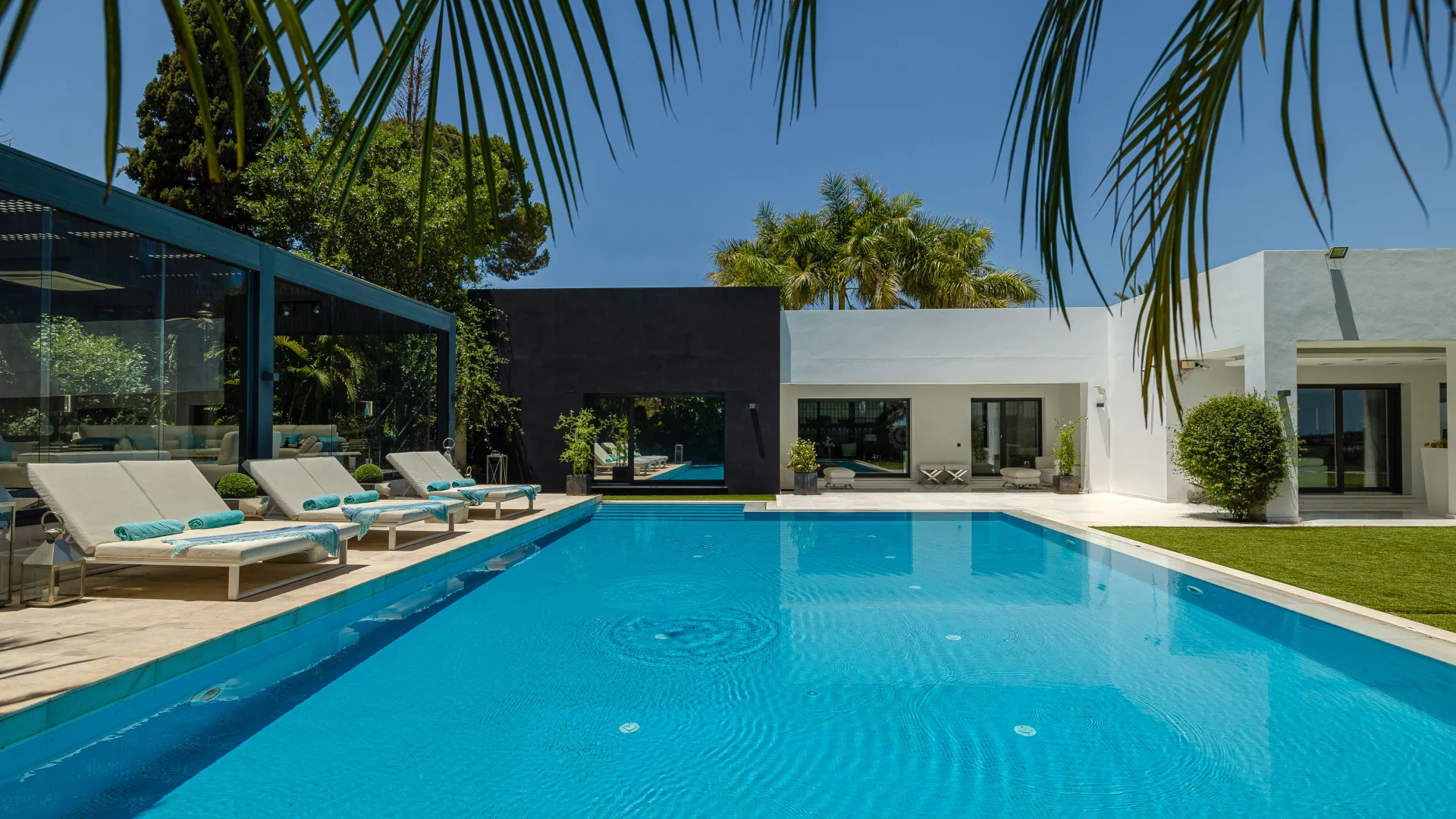 Villa con 7 dormitorios a la venta en Las Brisas