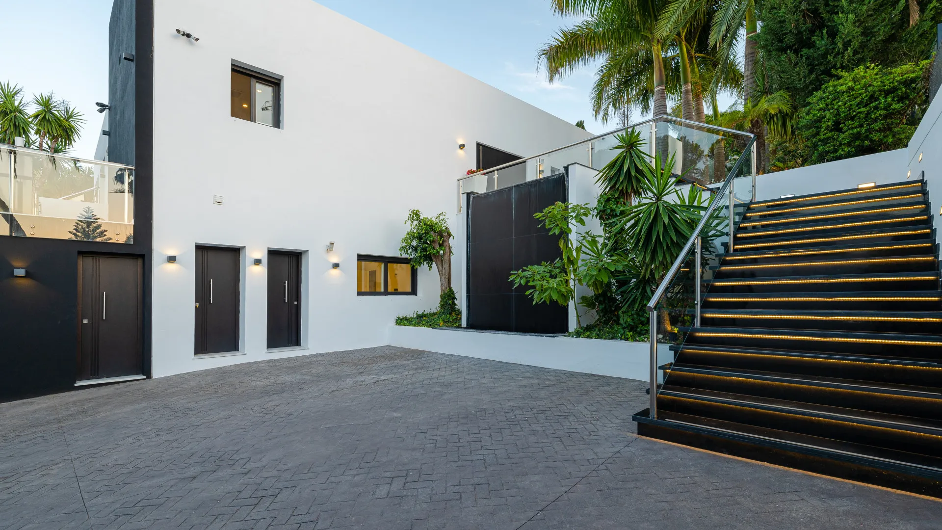 Villa con 7 dormitorios a la venta en Las Brisas