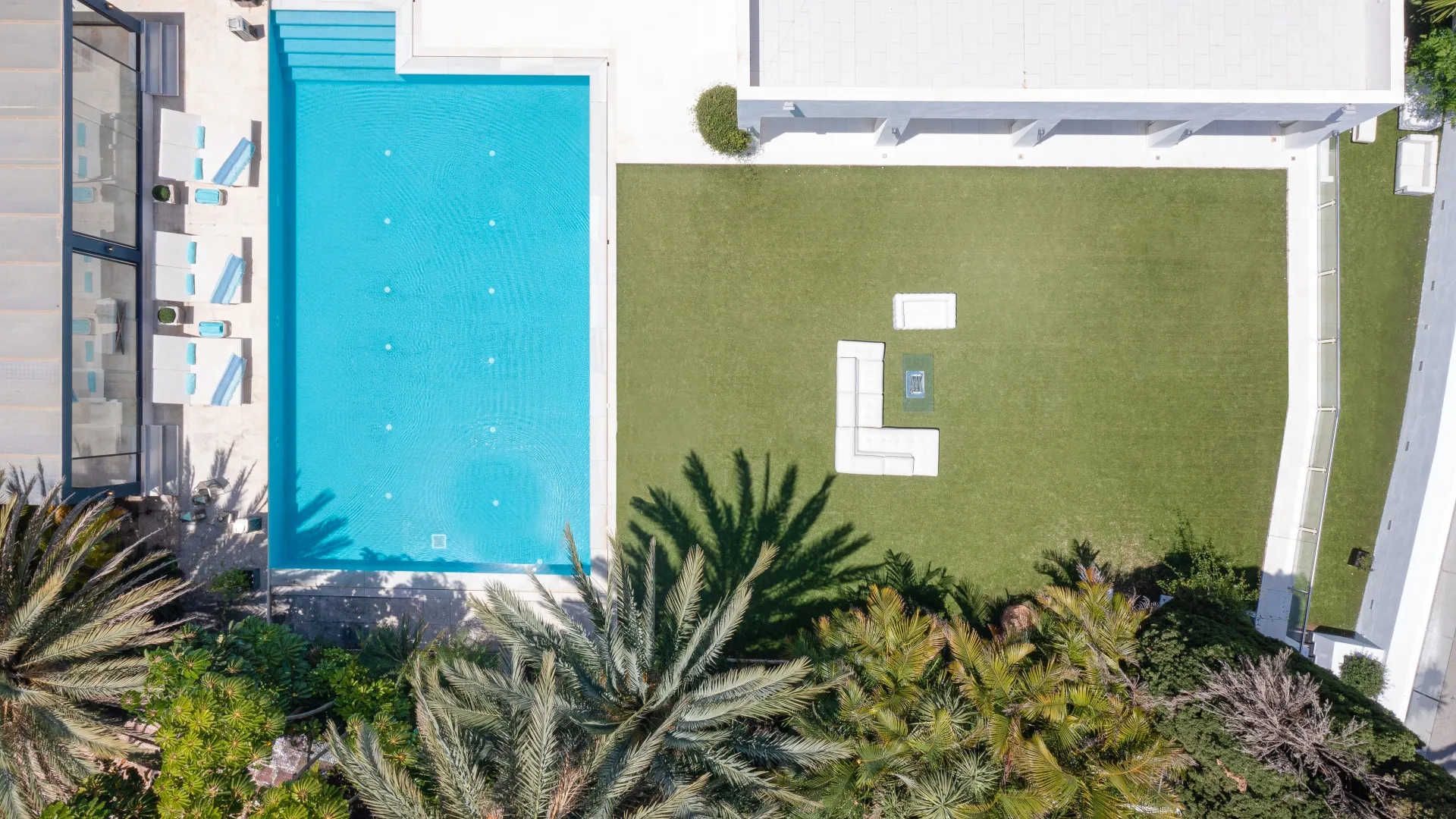 Villa con 7 dormitorios a la venta en Las Brisas
