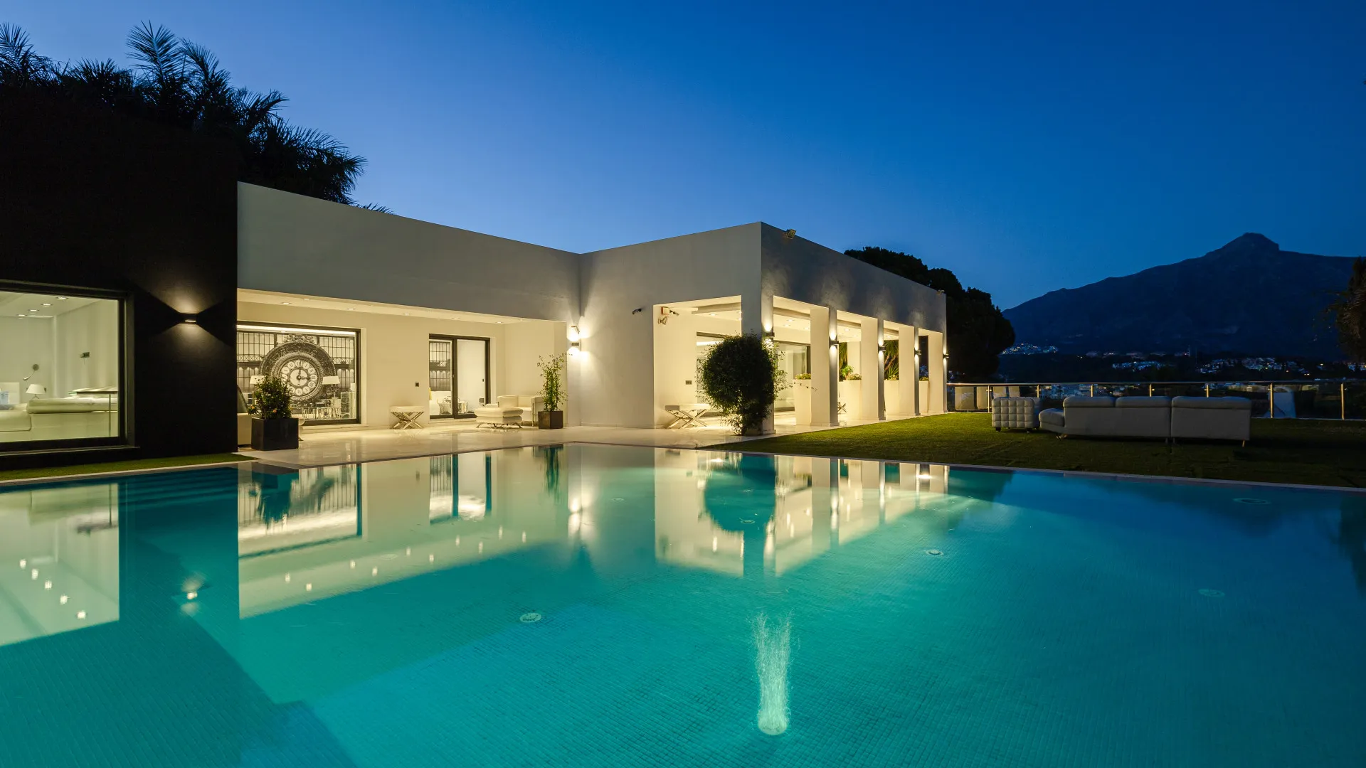 Villa con 7 dormitorios a la venta en Las Brisas