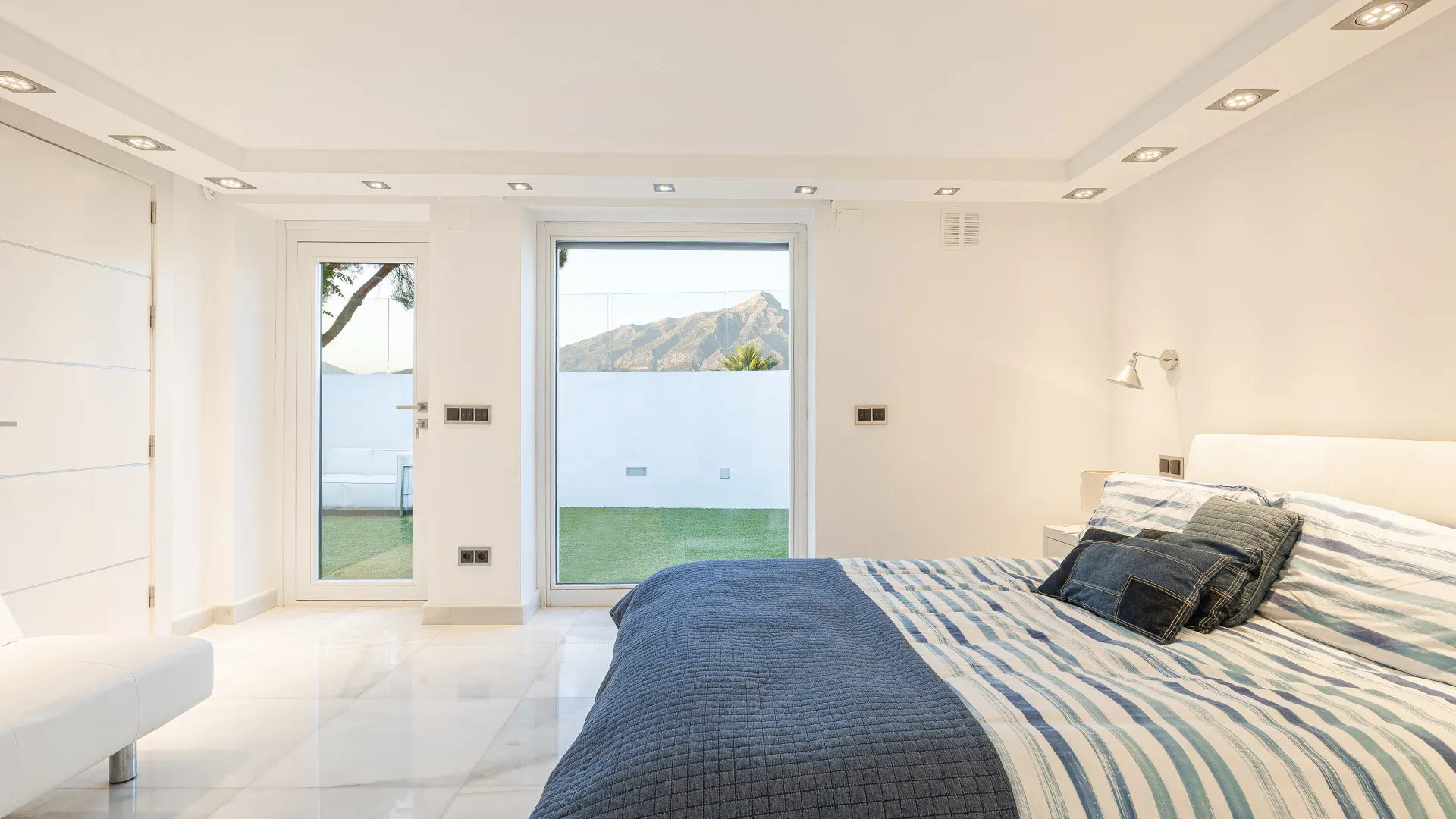 Villa con 7 dormitorios a la venta en Las Brisas