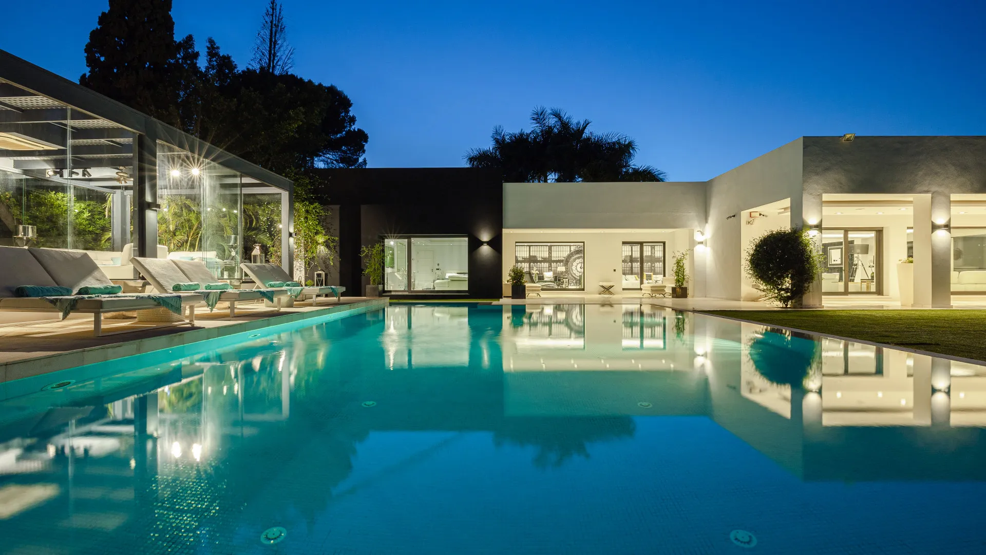 Villa con 7 dormitorios a la venta en Las Brisas