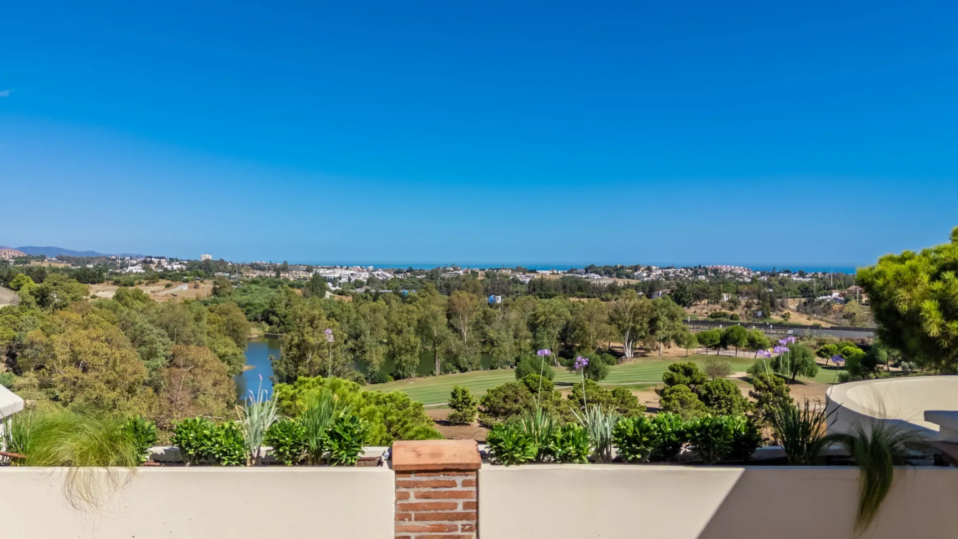 Comprar atico duplex en Los Capanes del Golf