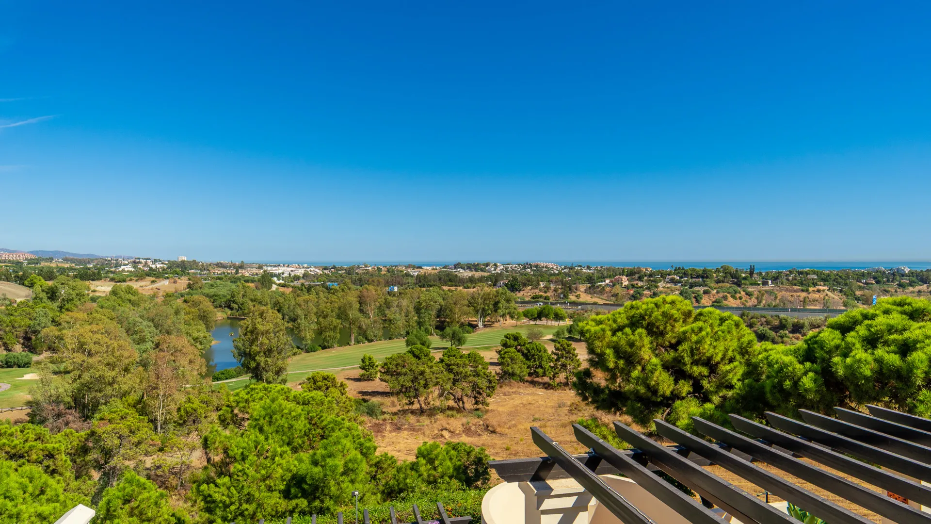 Comprar atico duplex en Los Capanes del Golf