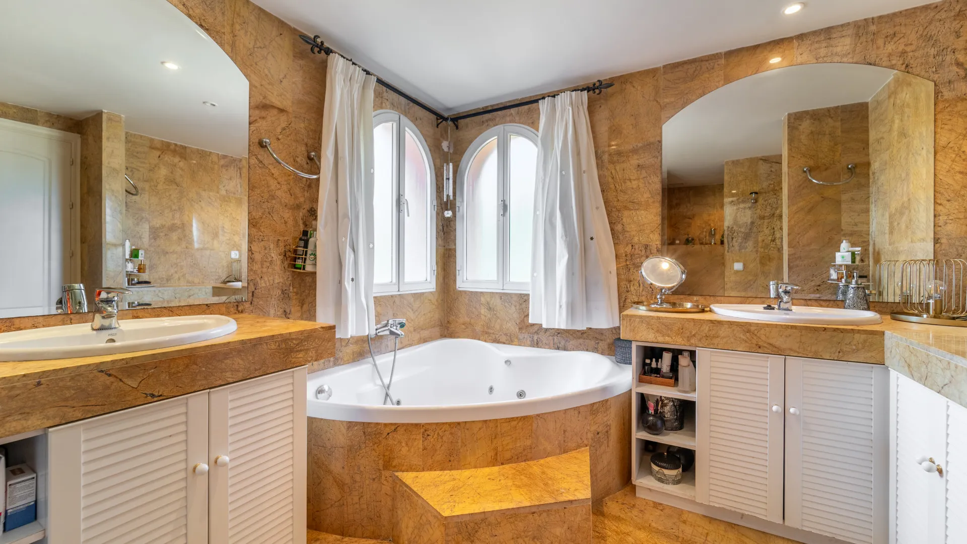 Cerrado de Elviria, villa con 4 dormitorios en venta