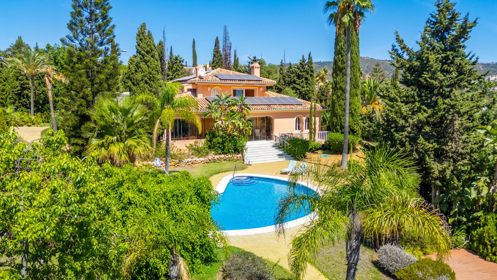 Cerrado de Elviria, villa con 4 dormitorios en venta