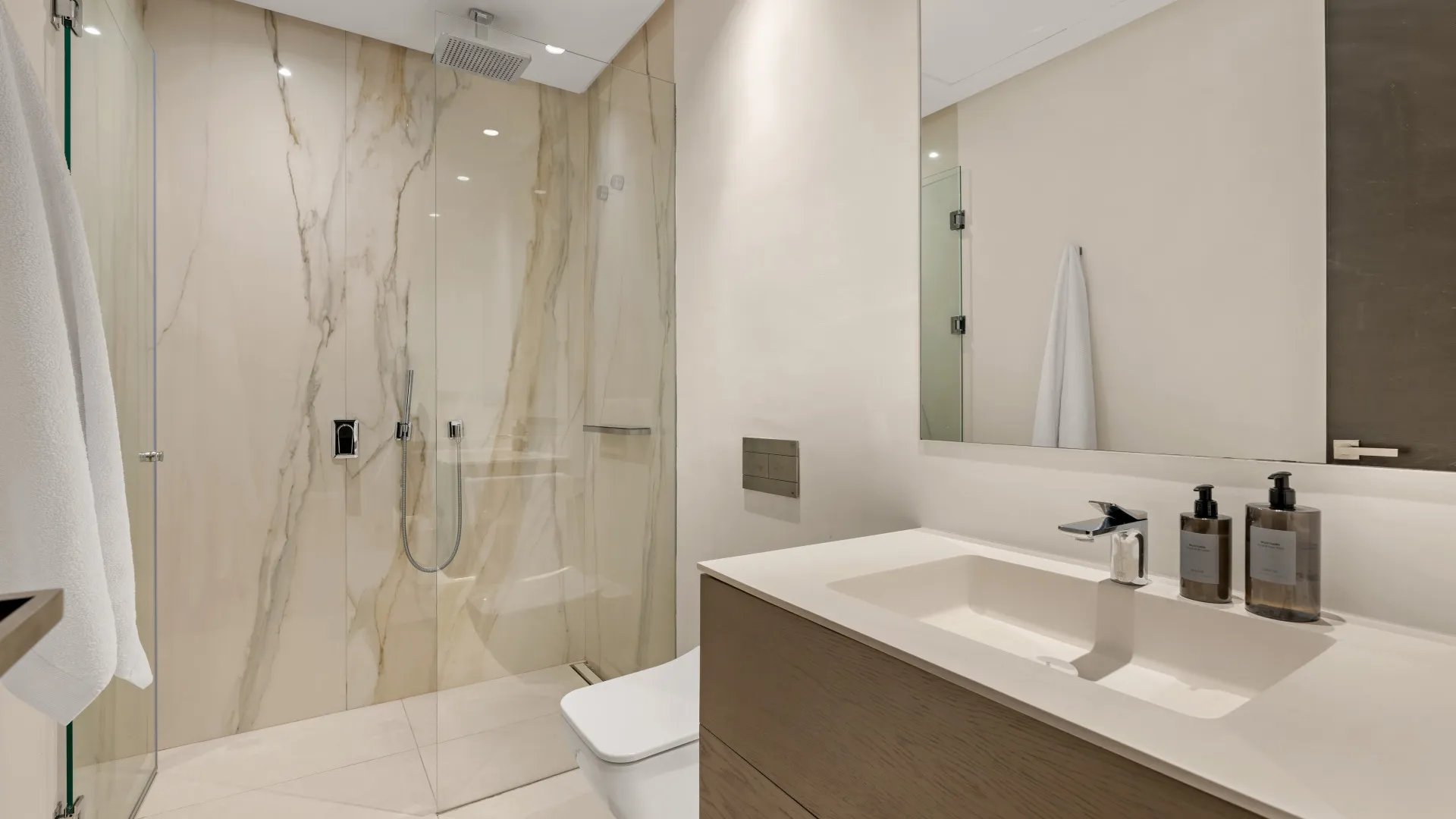 Duplex planta baja en venta de 4 dormitorios en Epic Marbella