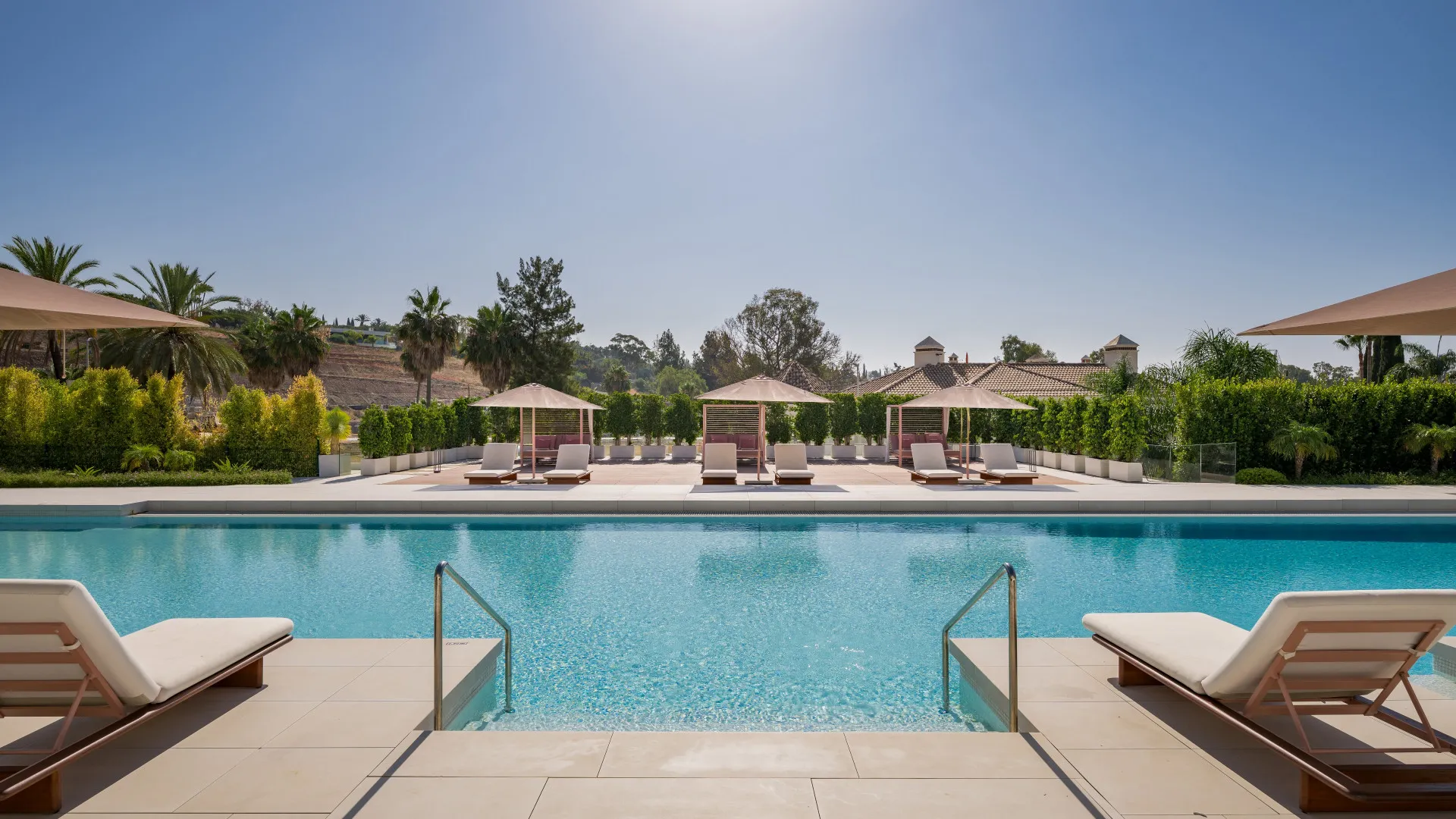 Duplex planta baja en venta de 4 dormitorios en Epic Marbella