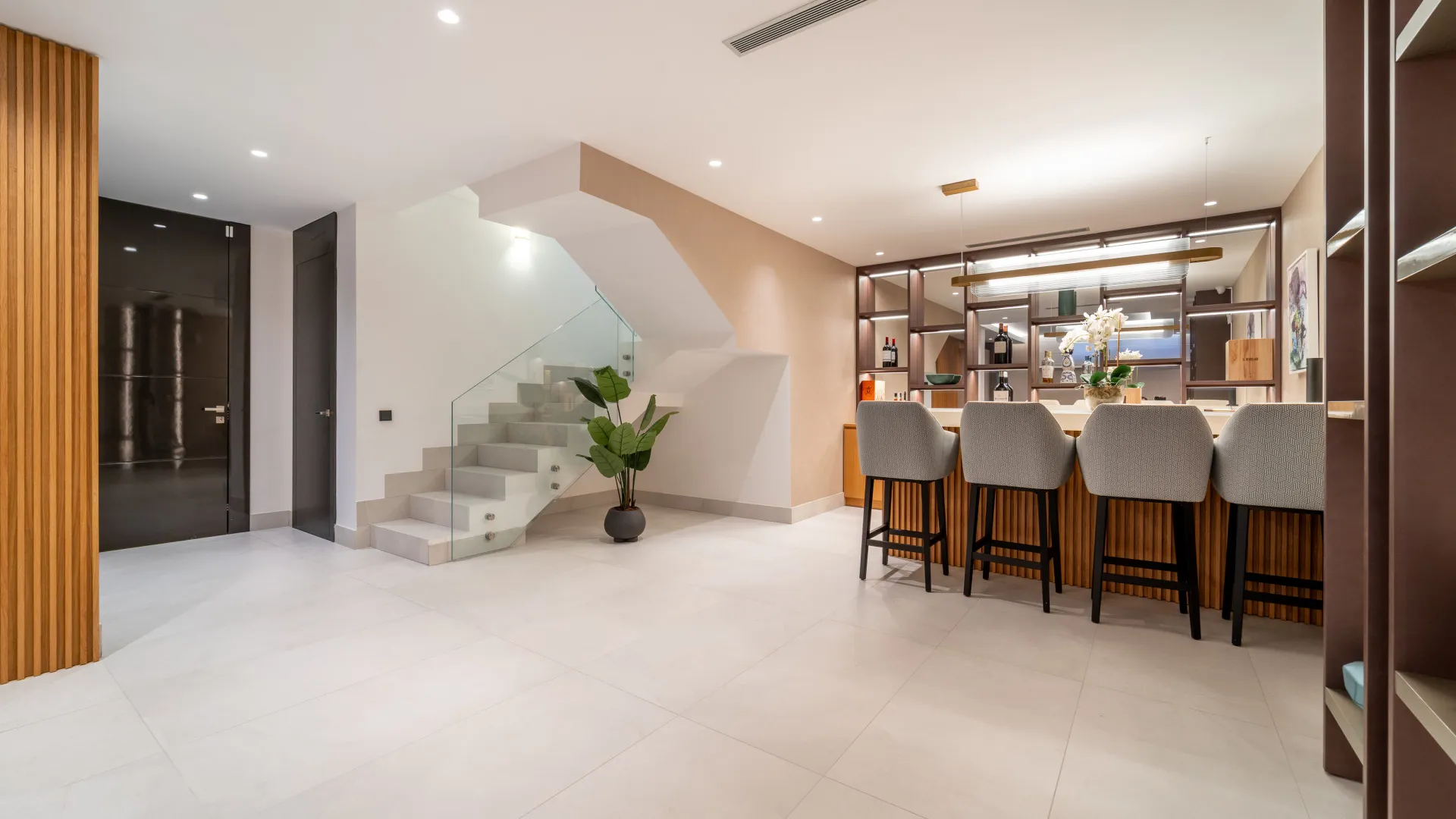 Duplex planta baja en venta de 4 dormitorios en Epic Marbella