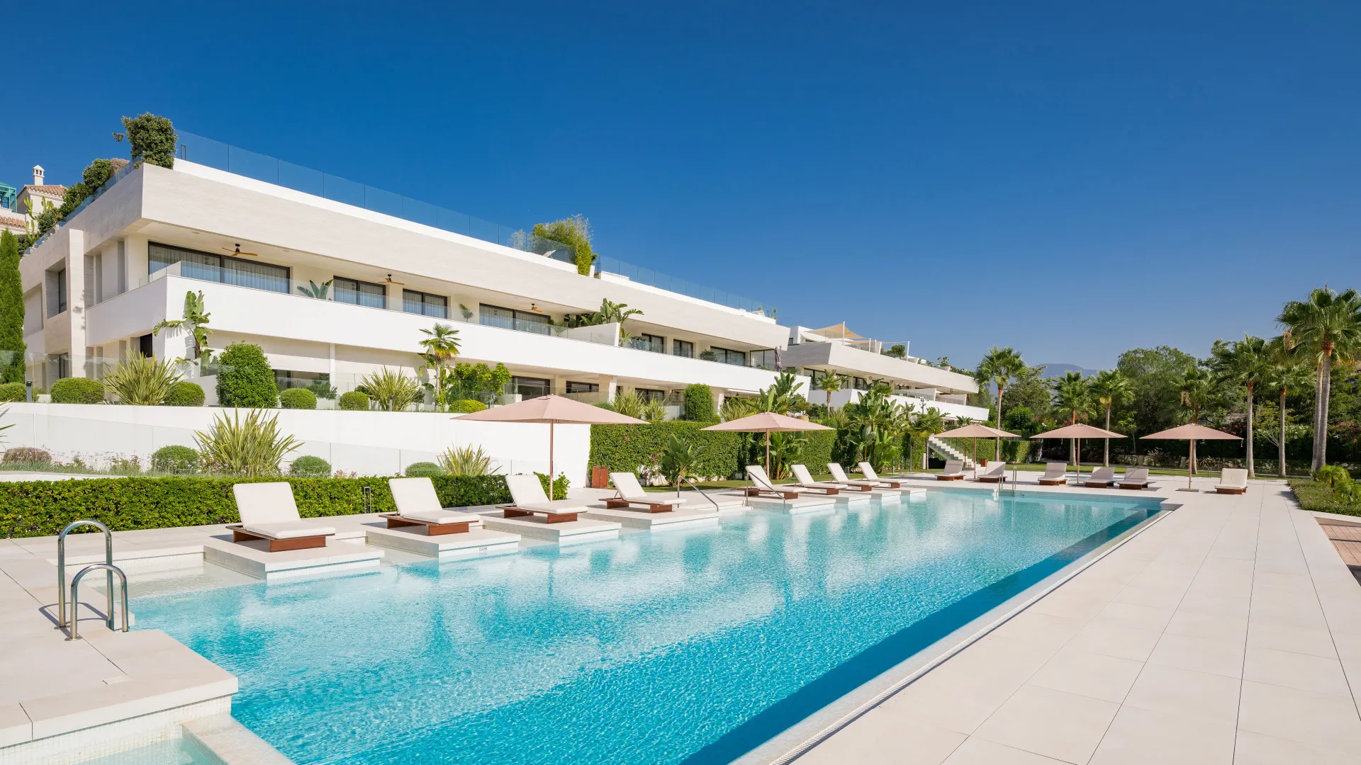 Duplex planta baja en venta de 4 dormitorios en Epic Marbella