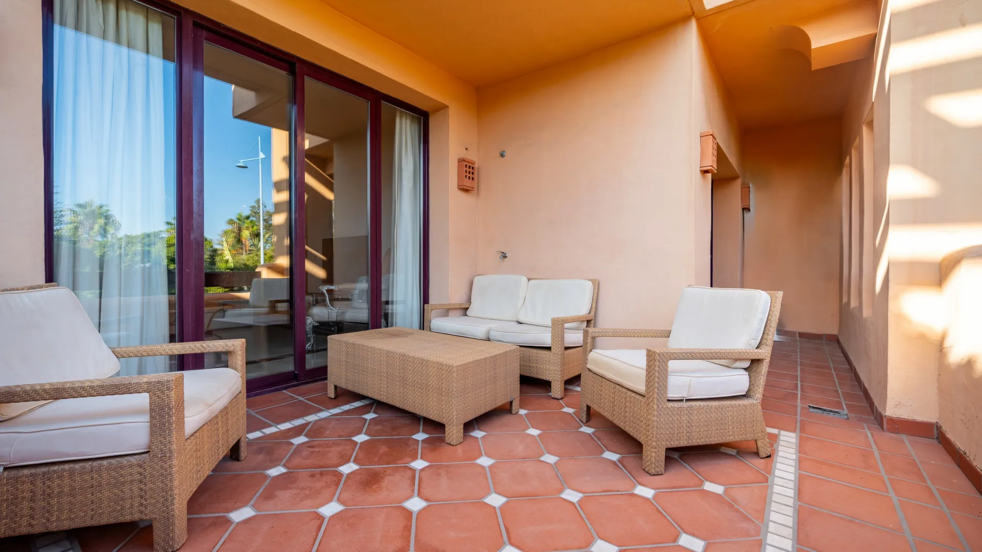 Se vende apartamento en Bahia Alcantara con 2 dormitorios