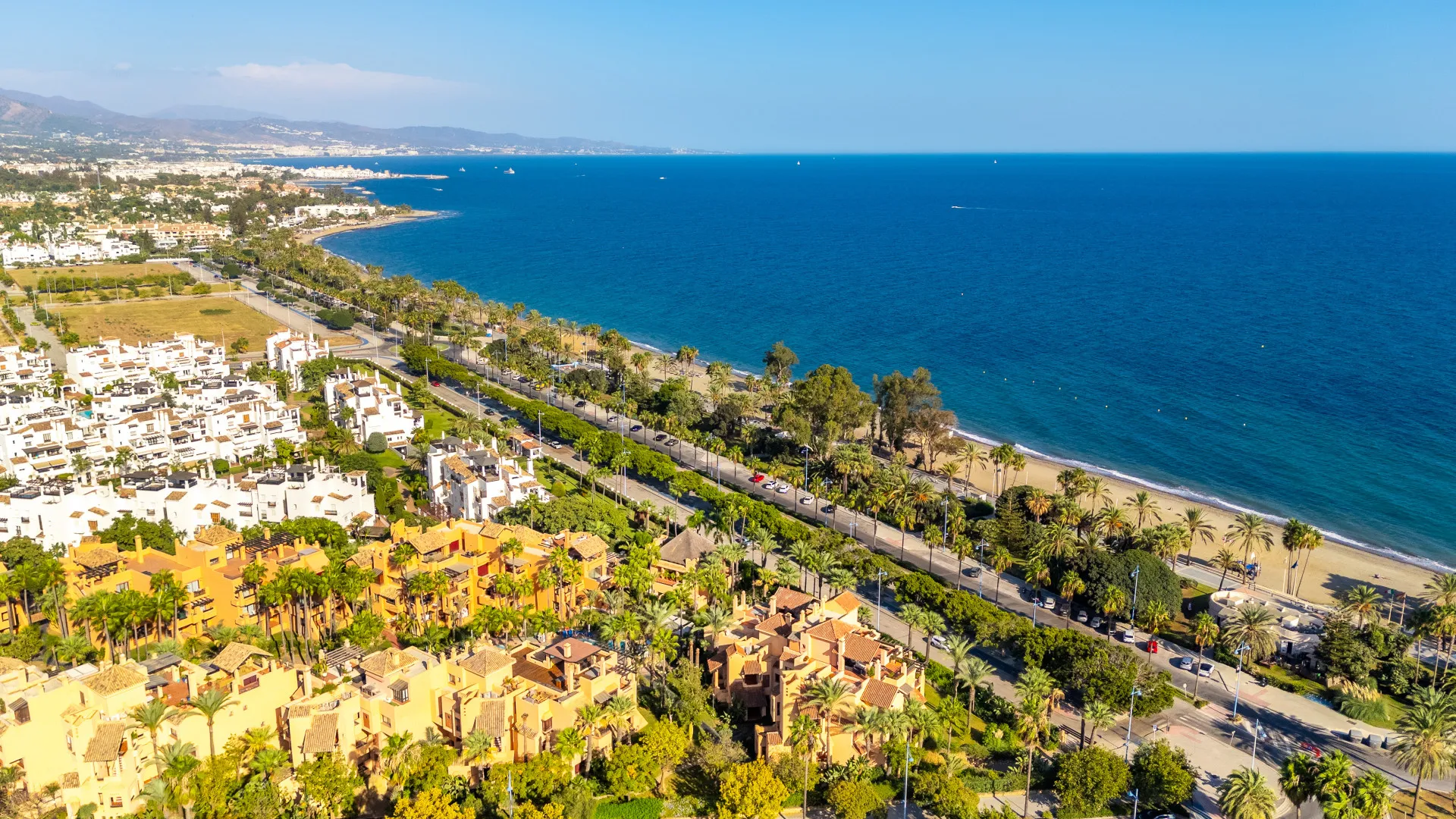 Se vende apartamento en Bahia Alcantara con 2 dormitorios