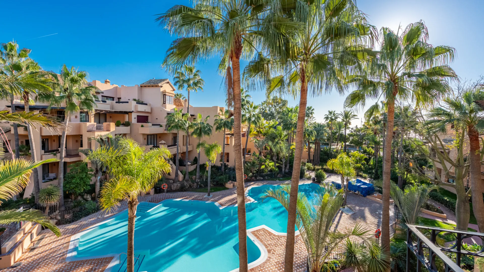 Se vende apartamento en Bahia Alcantara con 2 dormitorios