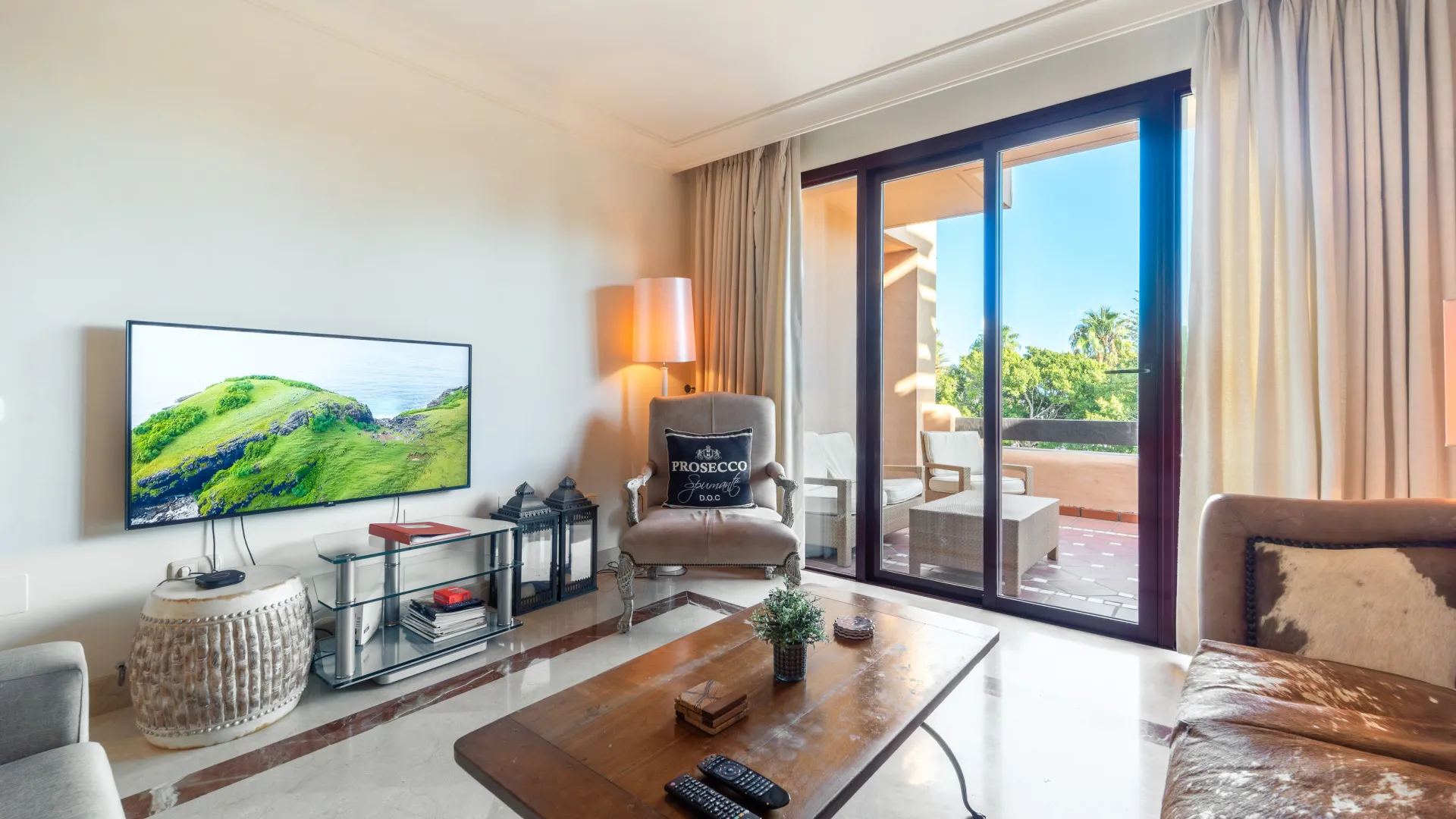 Se vende apartamento en Bahia Alcantara con 2 dormitorios