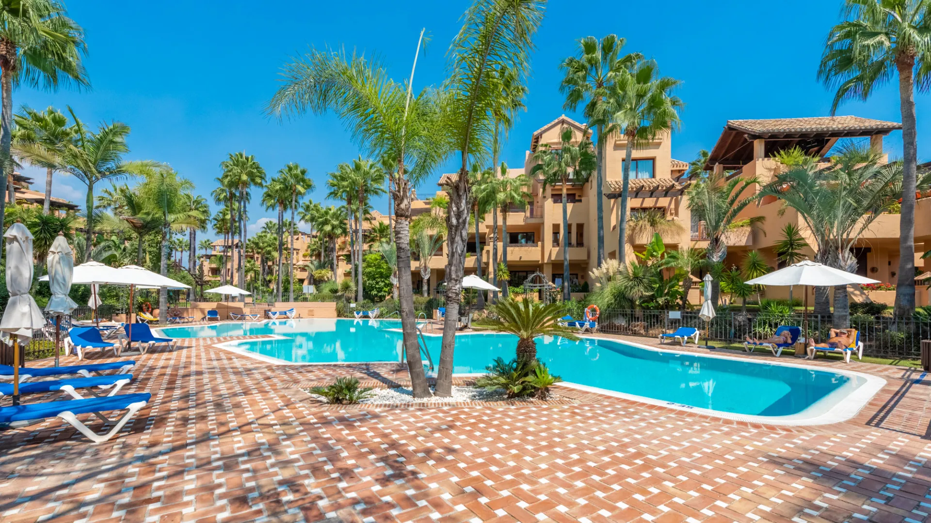 Se vende apartamento en Bahia Alcantara con 2 dormitorios