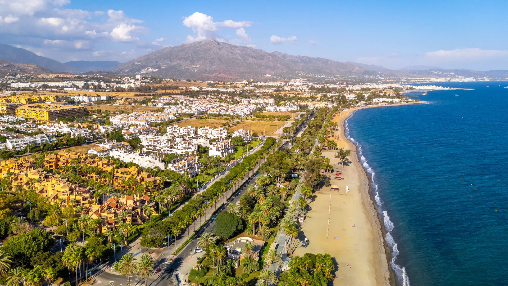 Se vende apartamento en Bahia Alcantara con 2 dormitorios