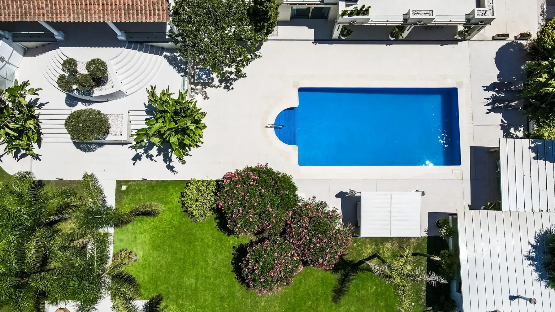 Se vende villa en Guadalmina Baja de 6 dormitorios