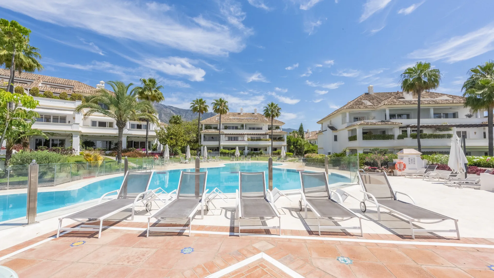 Duplex penthouse with 3 bedrooms for sale in Monte Paraiso