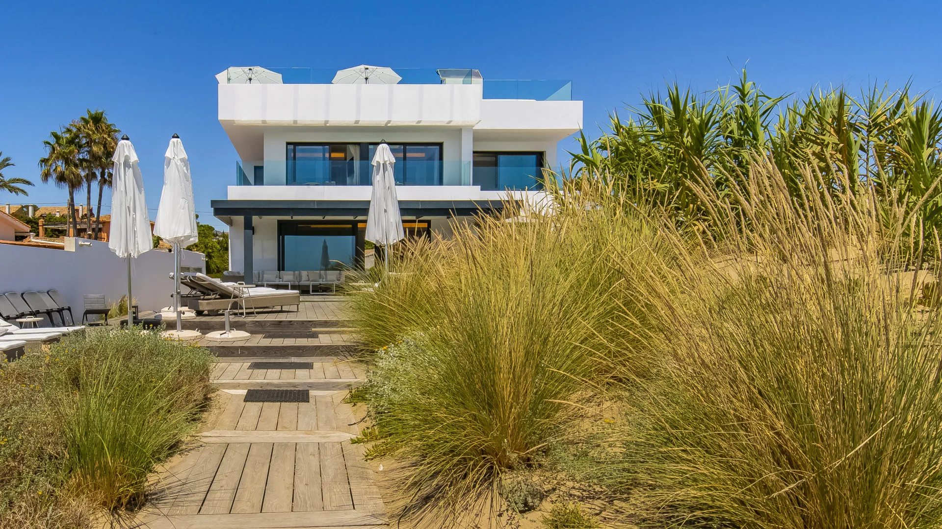 Costabella, villa con 6 dormitorios en venta