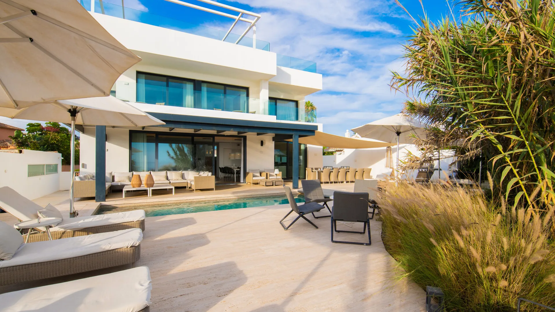 Costabella, villa con 6 dormitorios en venta