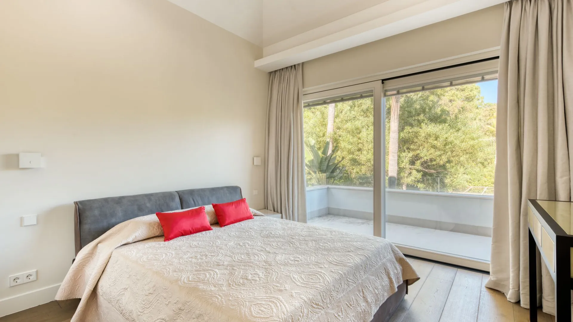 Villa con 5 dormitorios en venta en La Zagaleta