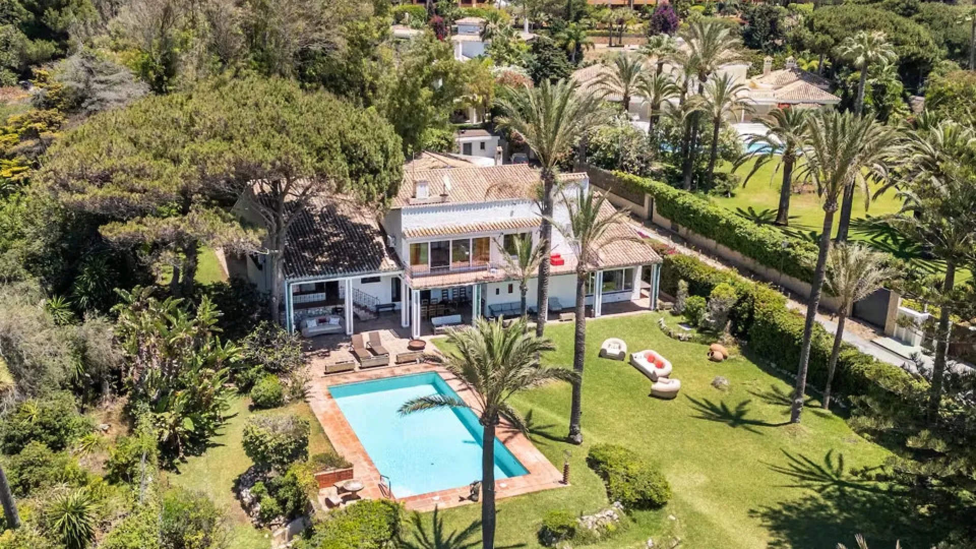 Villa con 5 dormitorios a la venta en La Reserva de los Monteros
