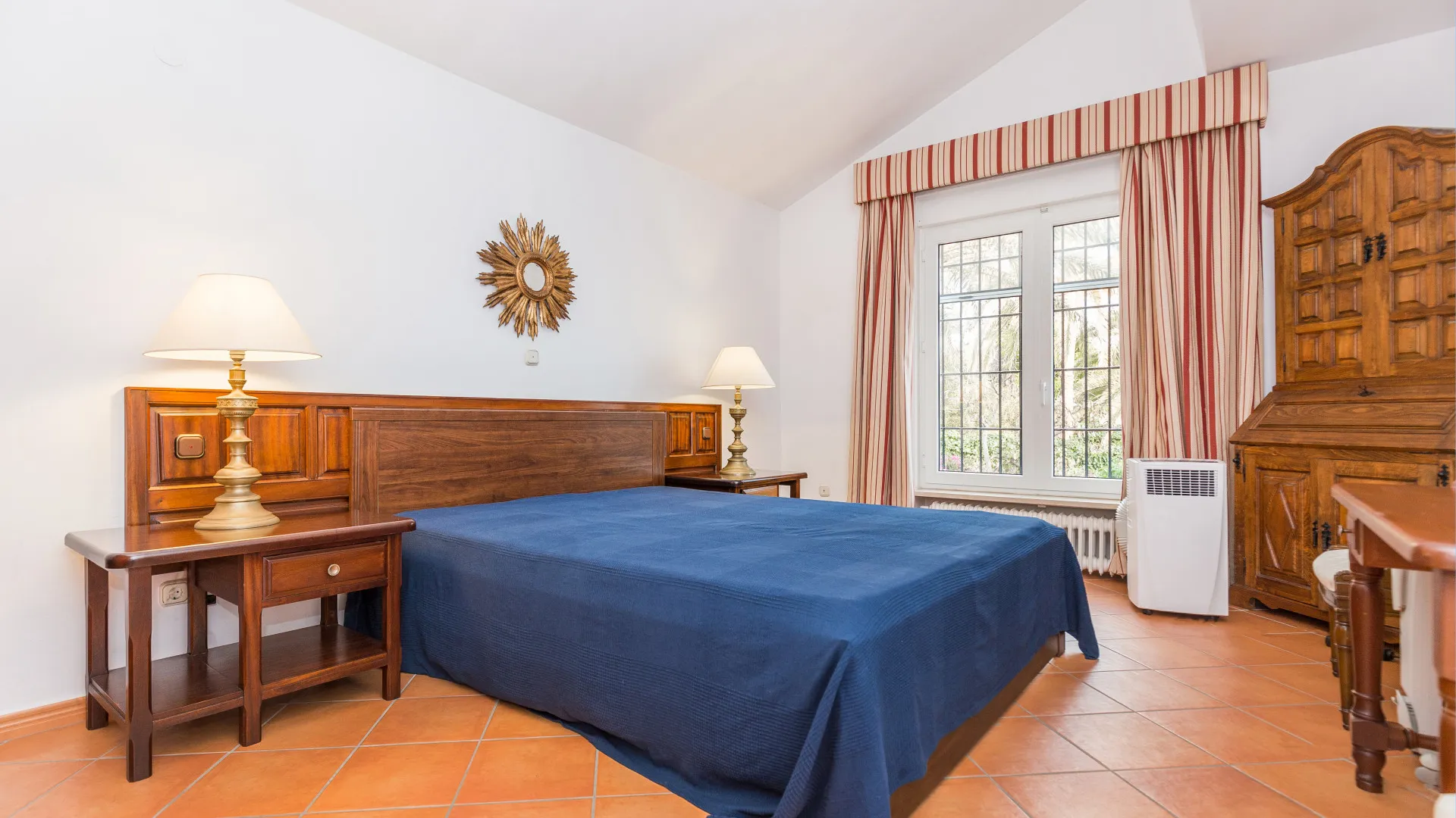 Villa con 5 dormitorios a la venta en La Reserva de los Monteros