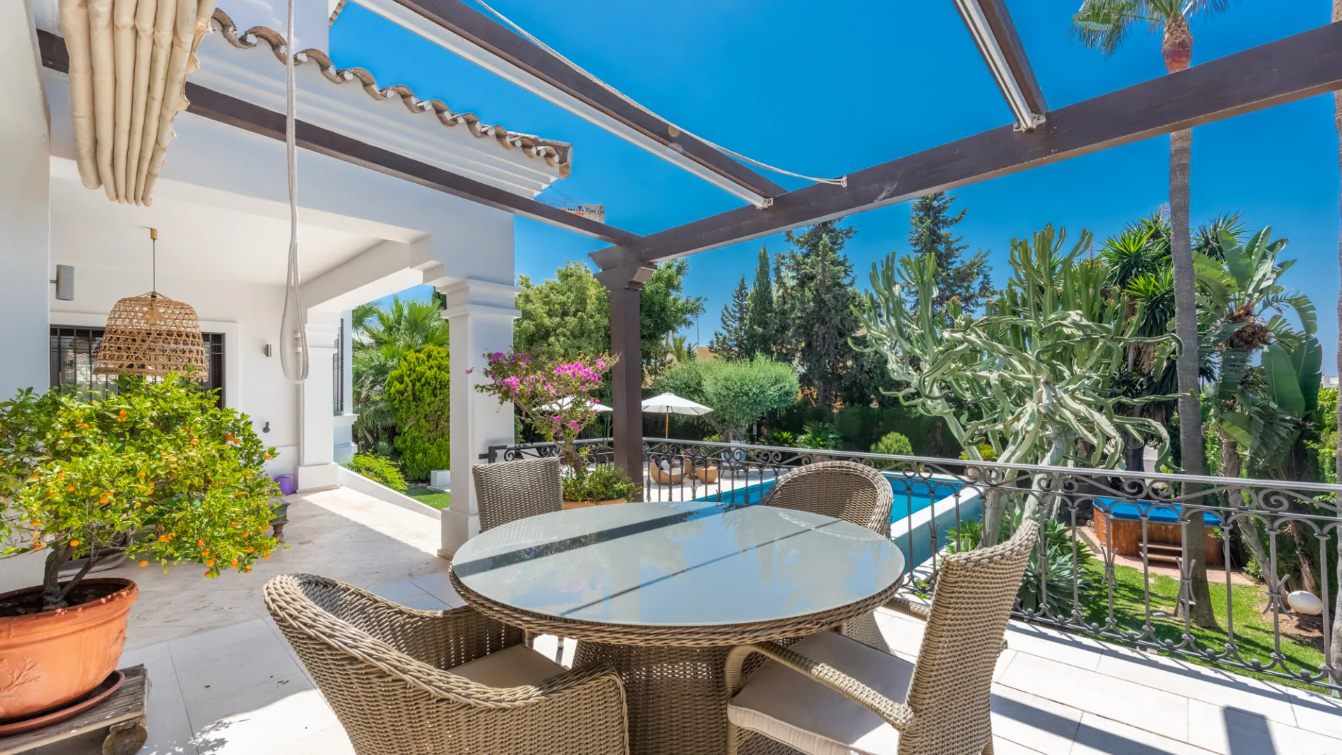 Villa en venta en Nueva Andalucia