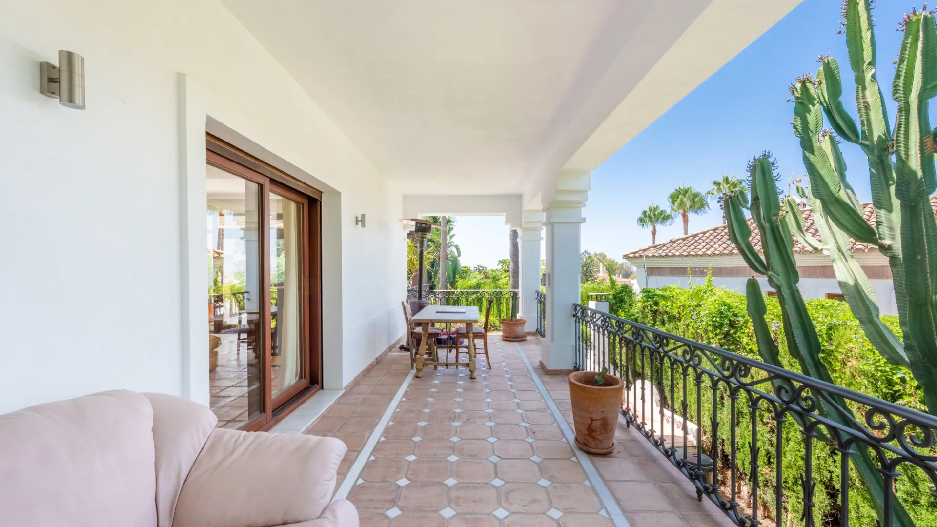 Villa en venta en Nueva Andalucia