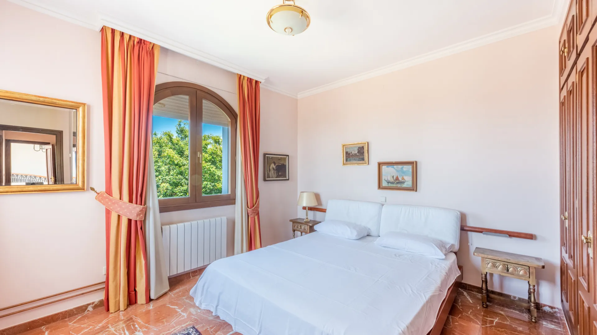 Villa en venta en Nueva Andalucia