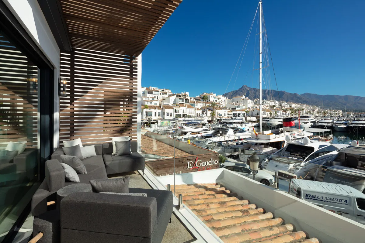 Se vende apartamento con 3 dormitorios en Marbella - Puerto Banus