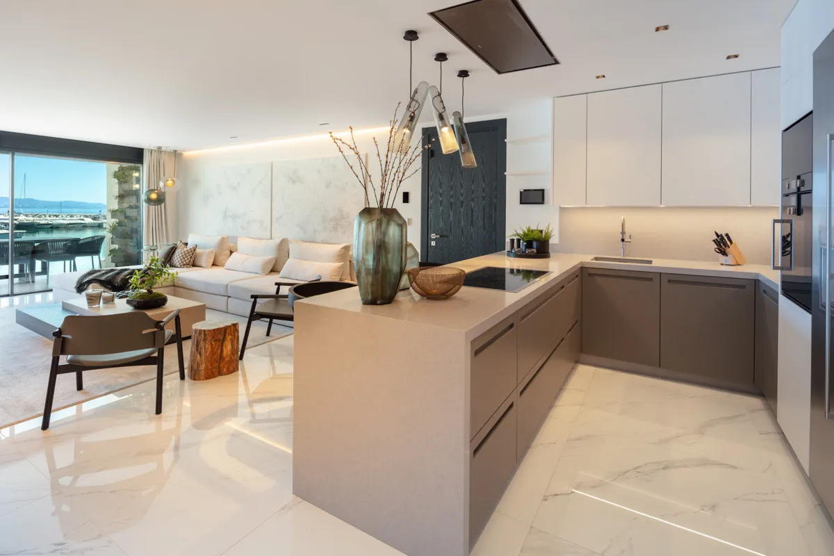 Se vende apartamento con 3 dormitorios en Marbella - Puerto Banus