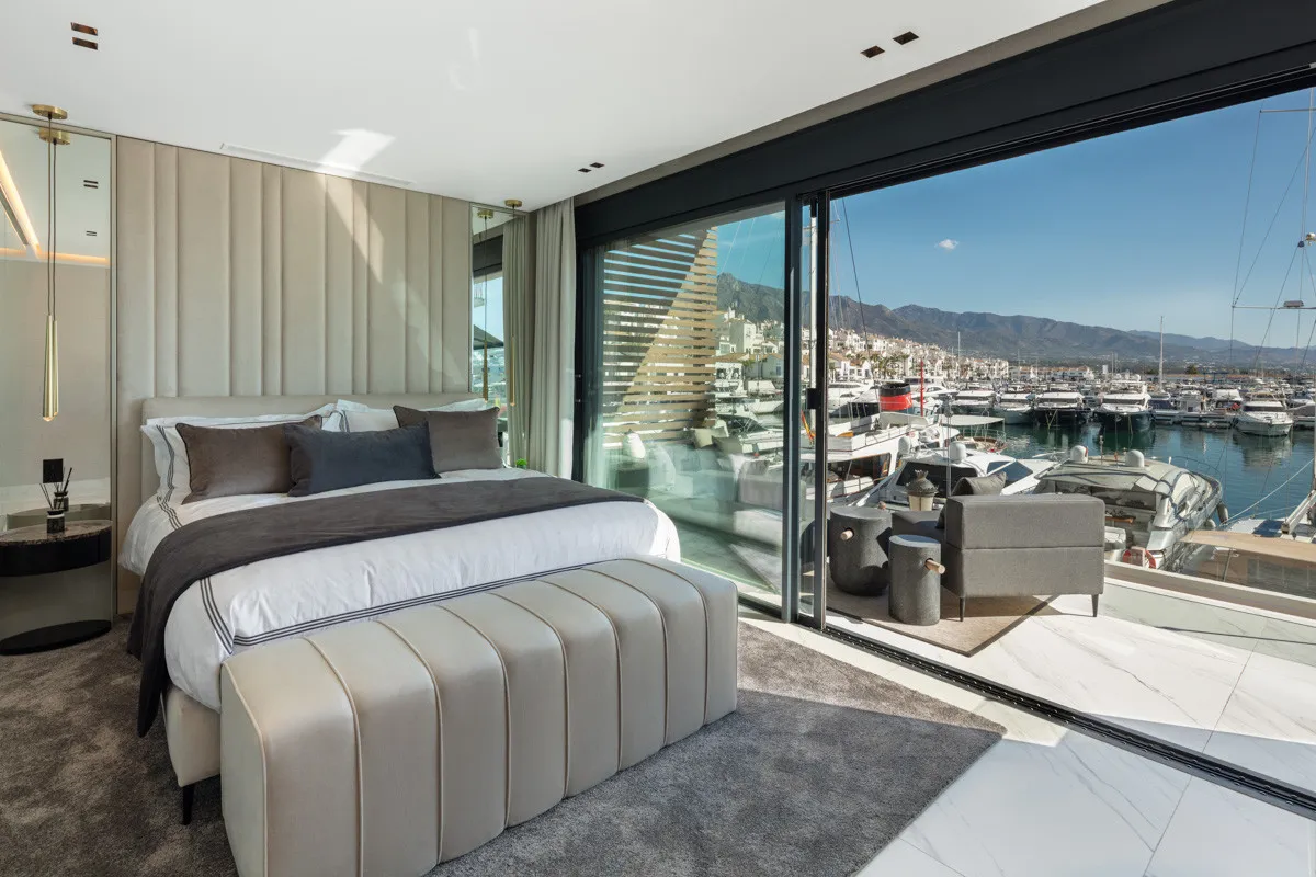 Se vende apartamento con 3 dormitorios en Marbella - Puerto Banus
