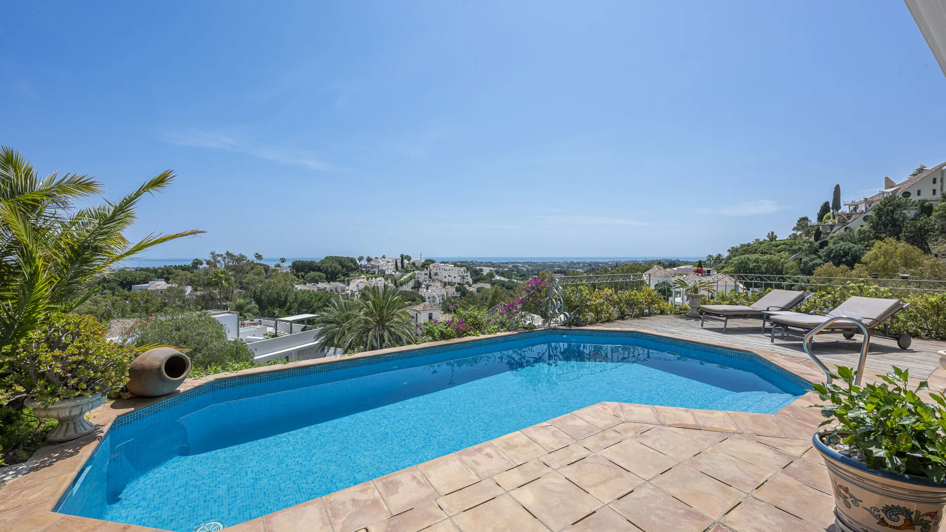 El Herrojo 6 bedrooms villa for sale