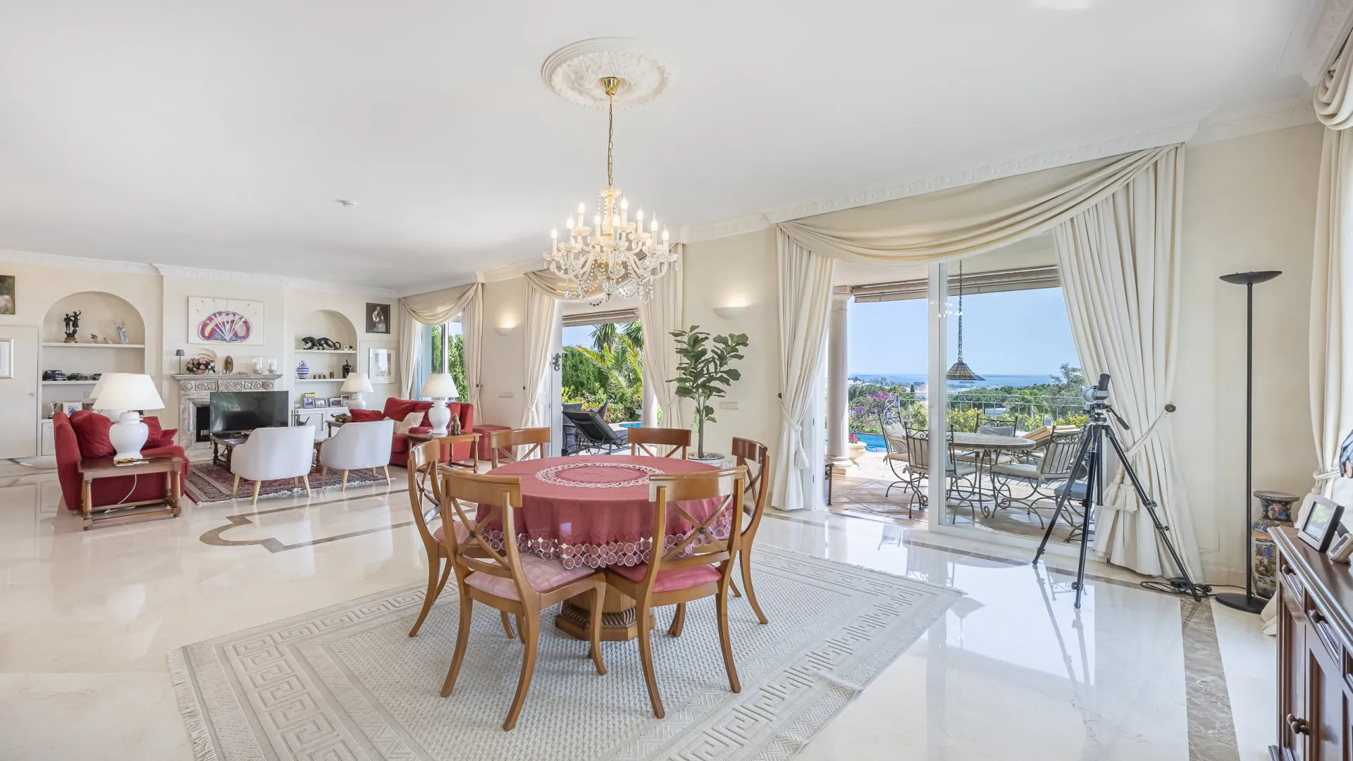 El Herrojo 6 bedrooms villa for sale