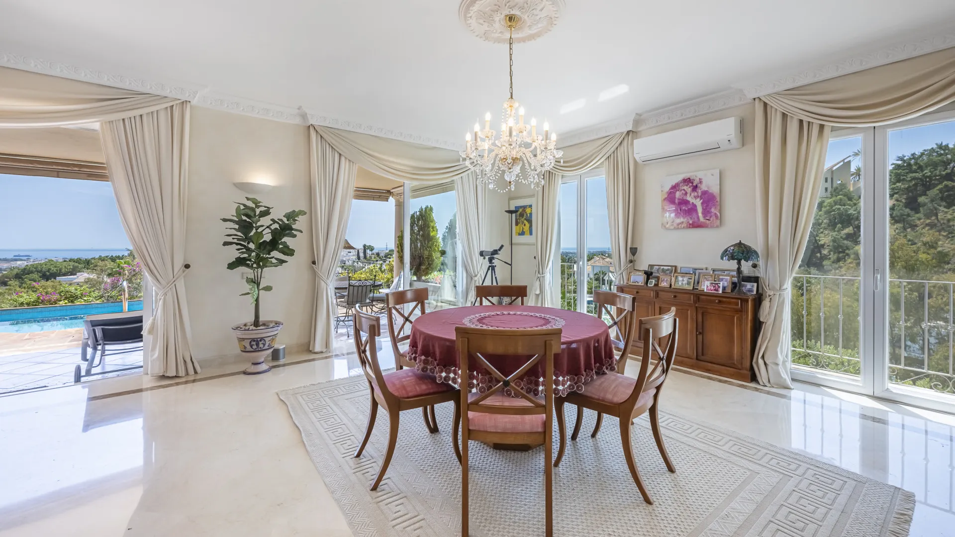 El Herrojo 6 bedrooms villa for sale