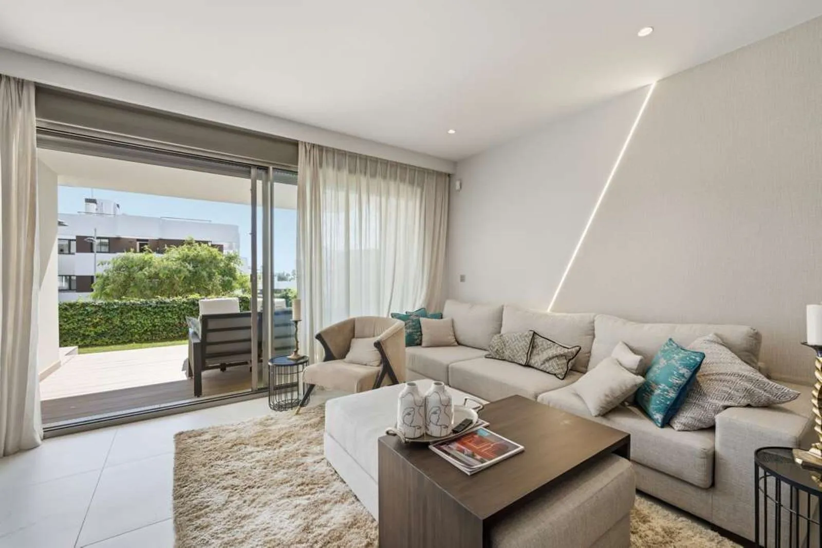 Apartamento planta baja con 2 dormitorios en venta en Las Mesas