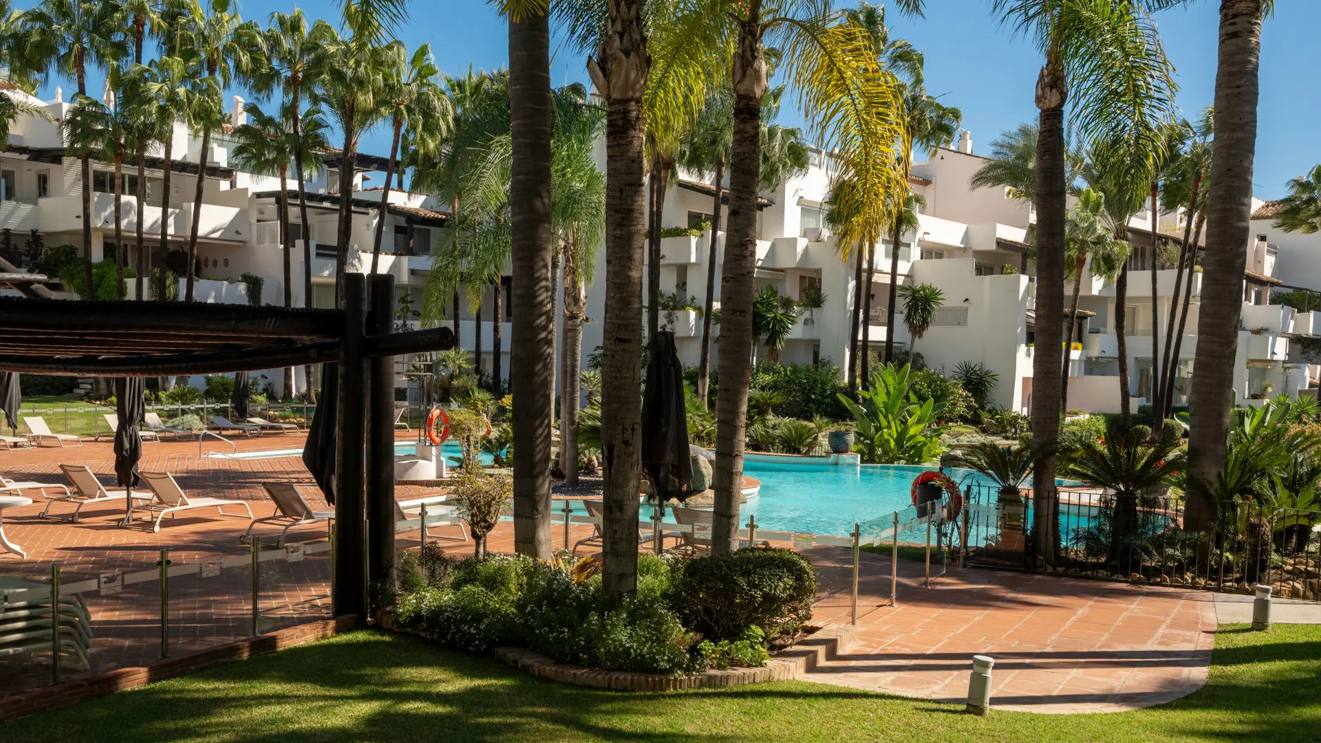 Se vende apartamento planta baja en Puente Romano