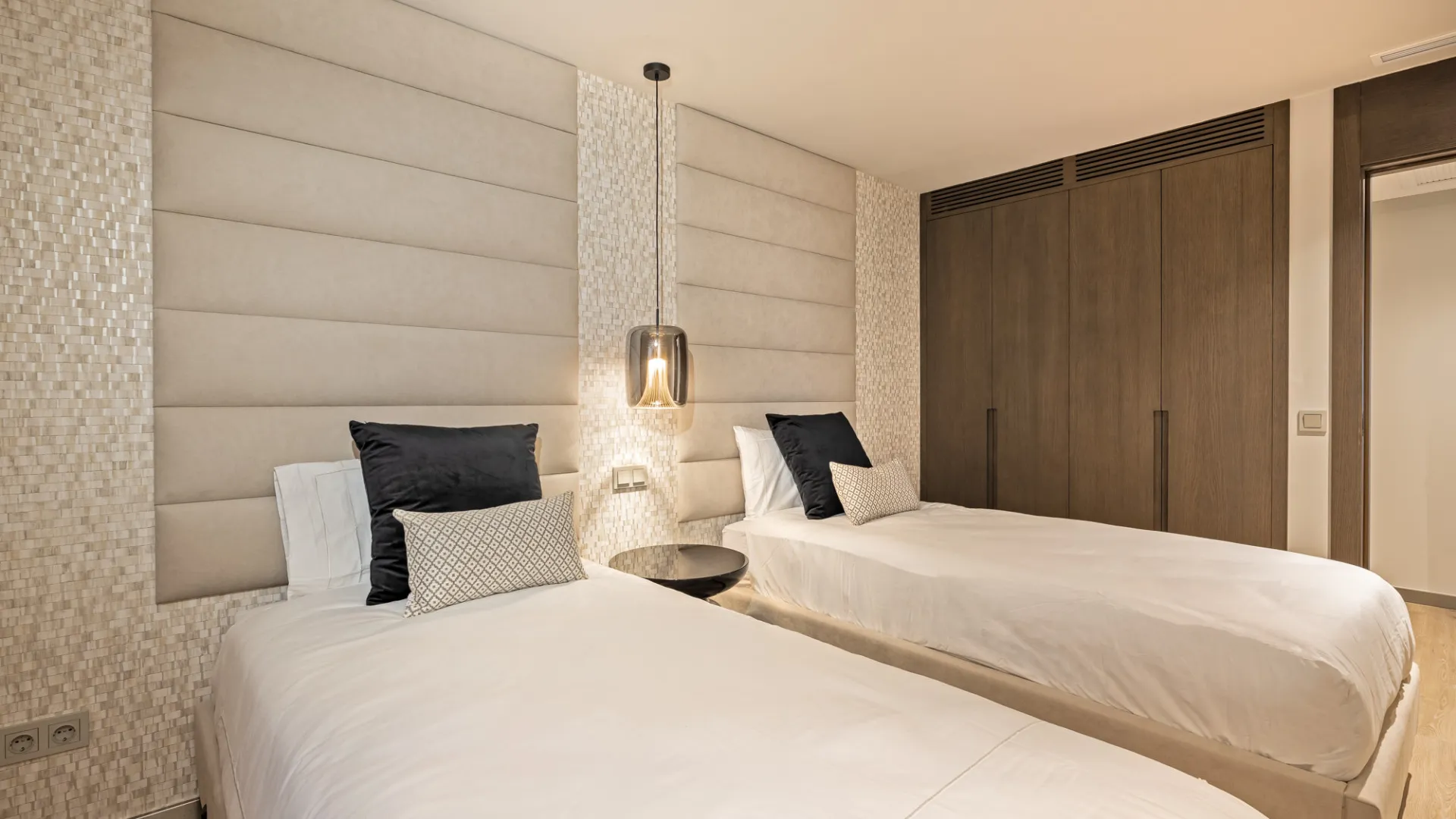 Apartment for sale in Marbella - Puerto Banus with 5 bedrooms