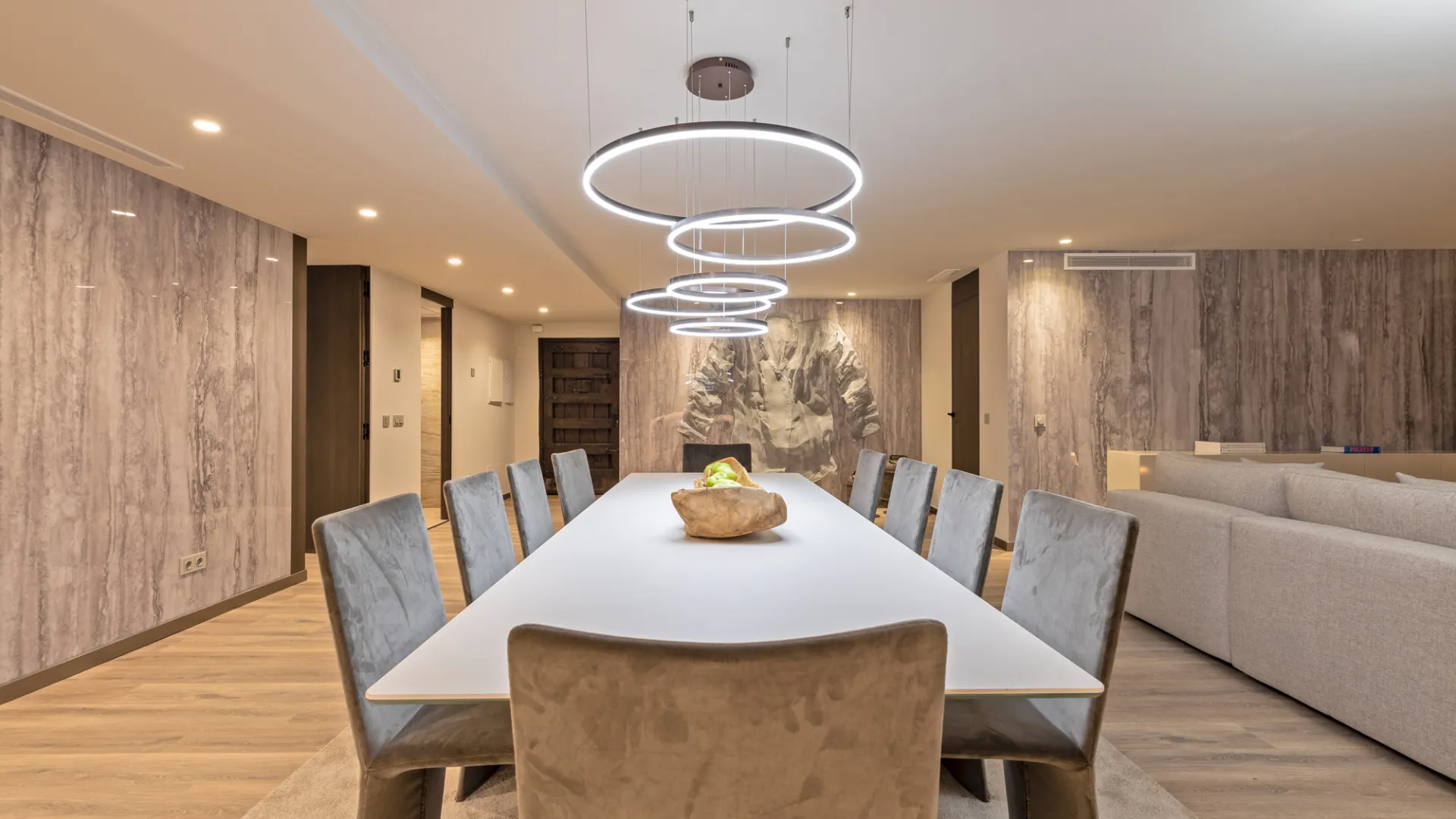 Apartment for sale in Marbella - Puerto Banus with 5 bedrooms